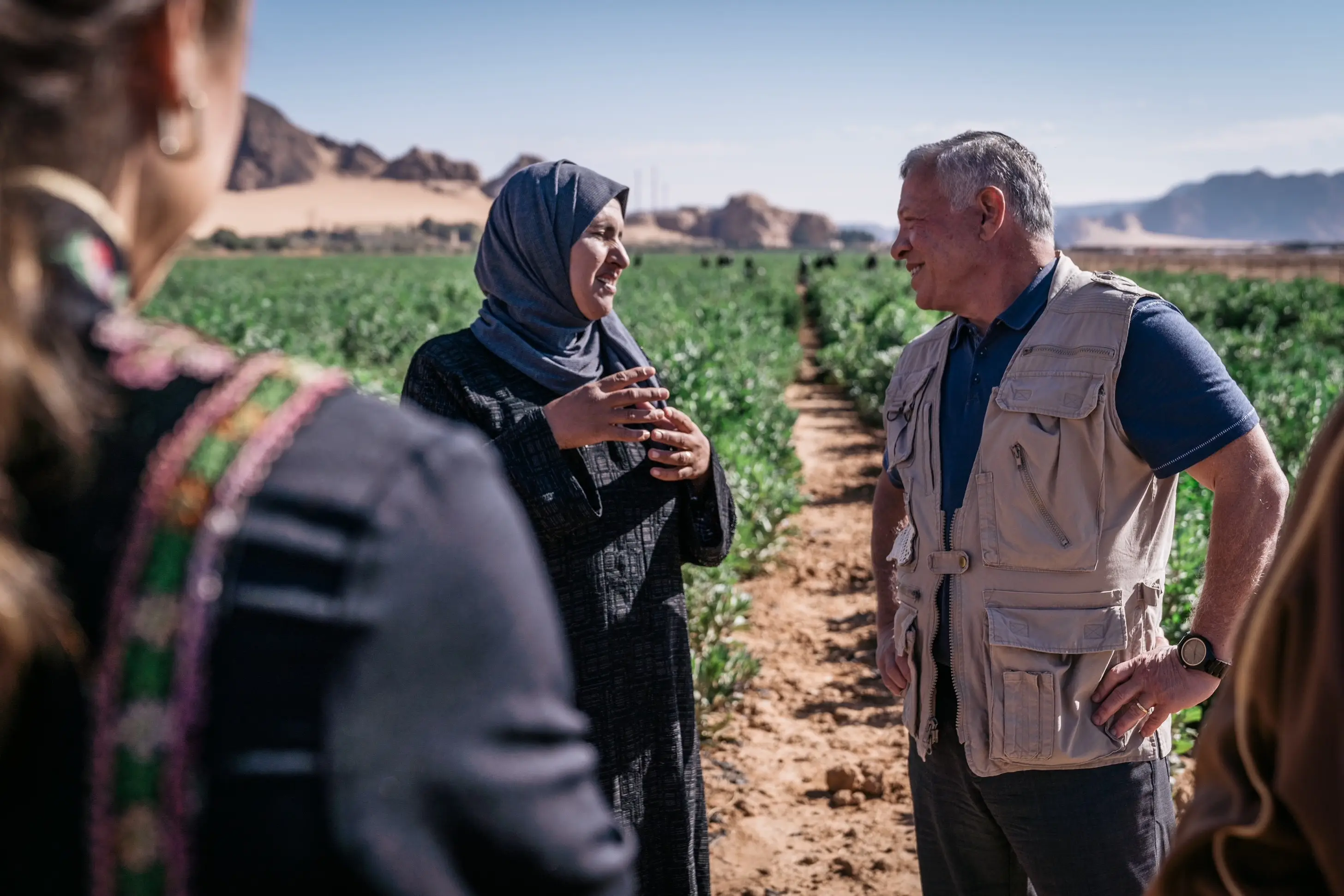 King visits agricultural project, women’s cooperative association in Al Disi
