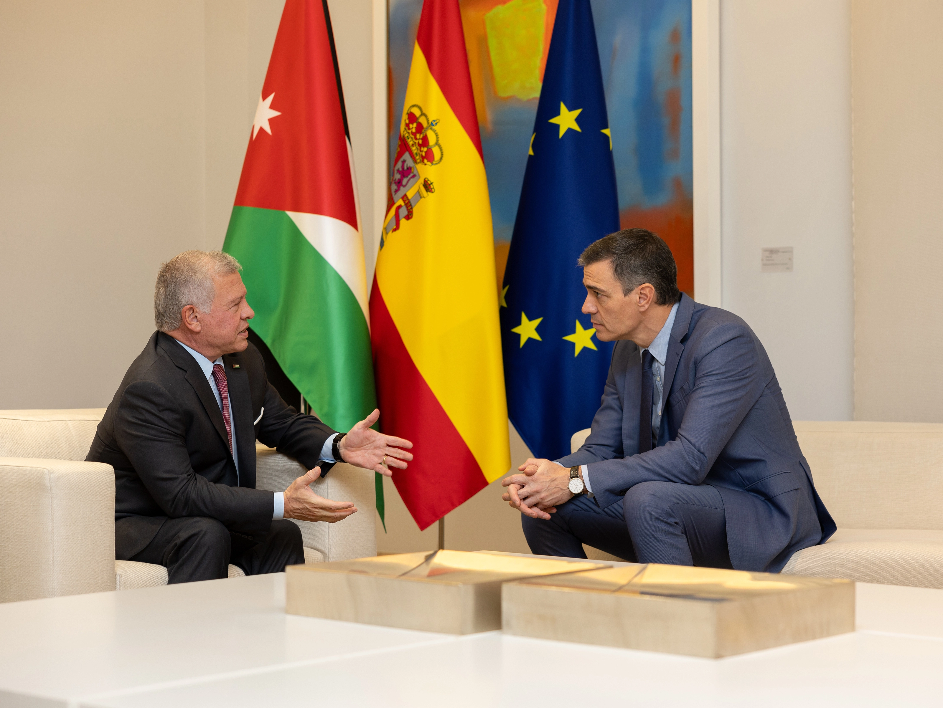 King meets Spain PM, urges international pressure to stop Israeli aggression on Gaza