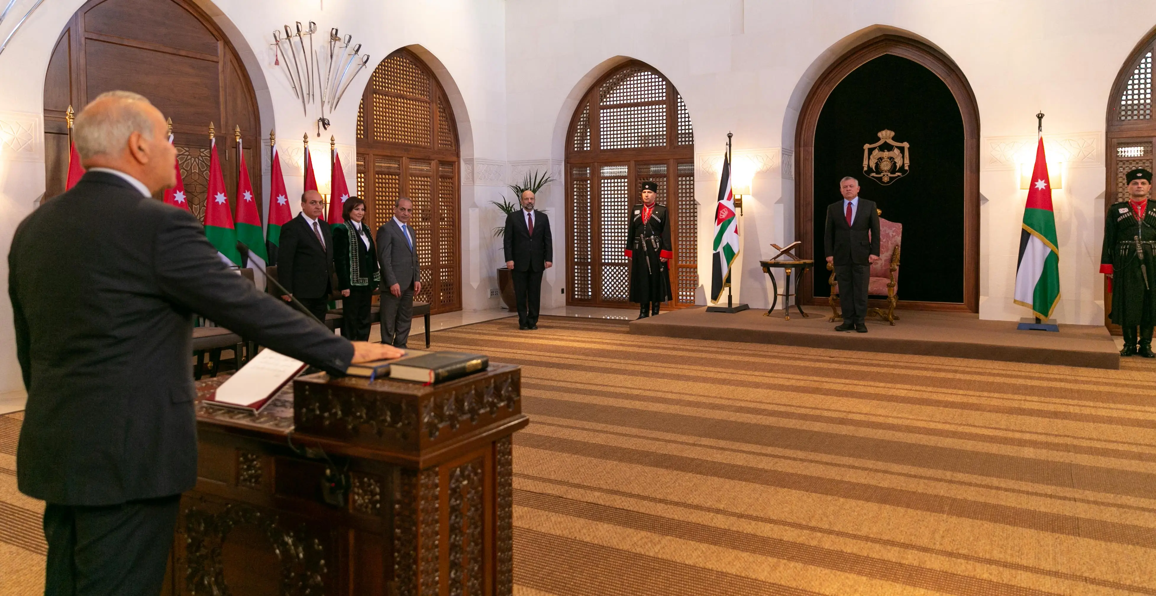 Royal Decree approves reshuffle of PM Razzaz’s Cabinet