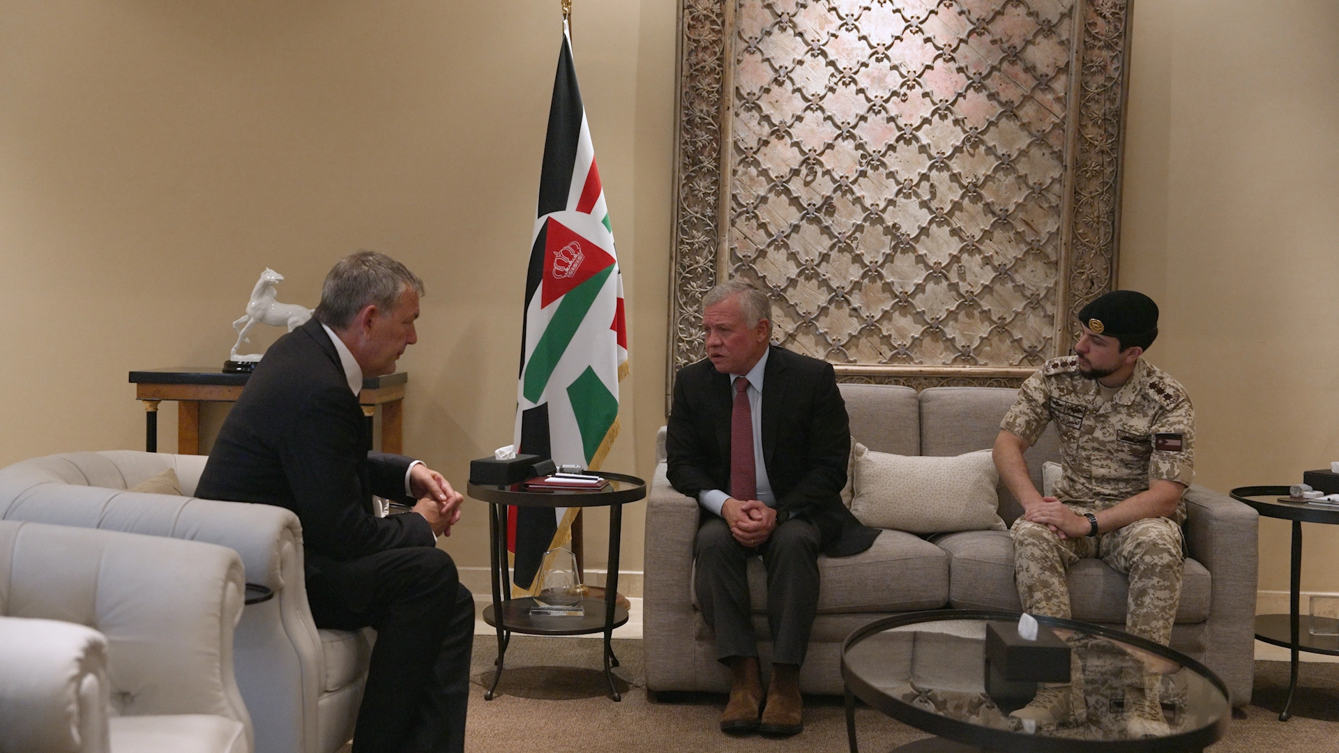 King urges international community to support UNRWA in maintaining services in Gaza