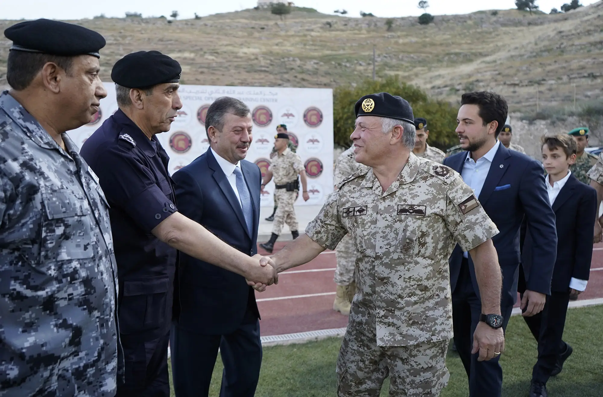 King attends army iftar