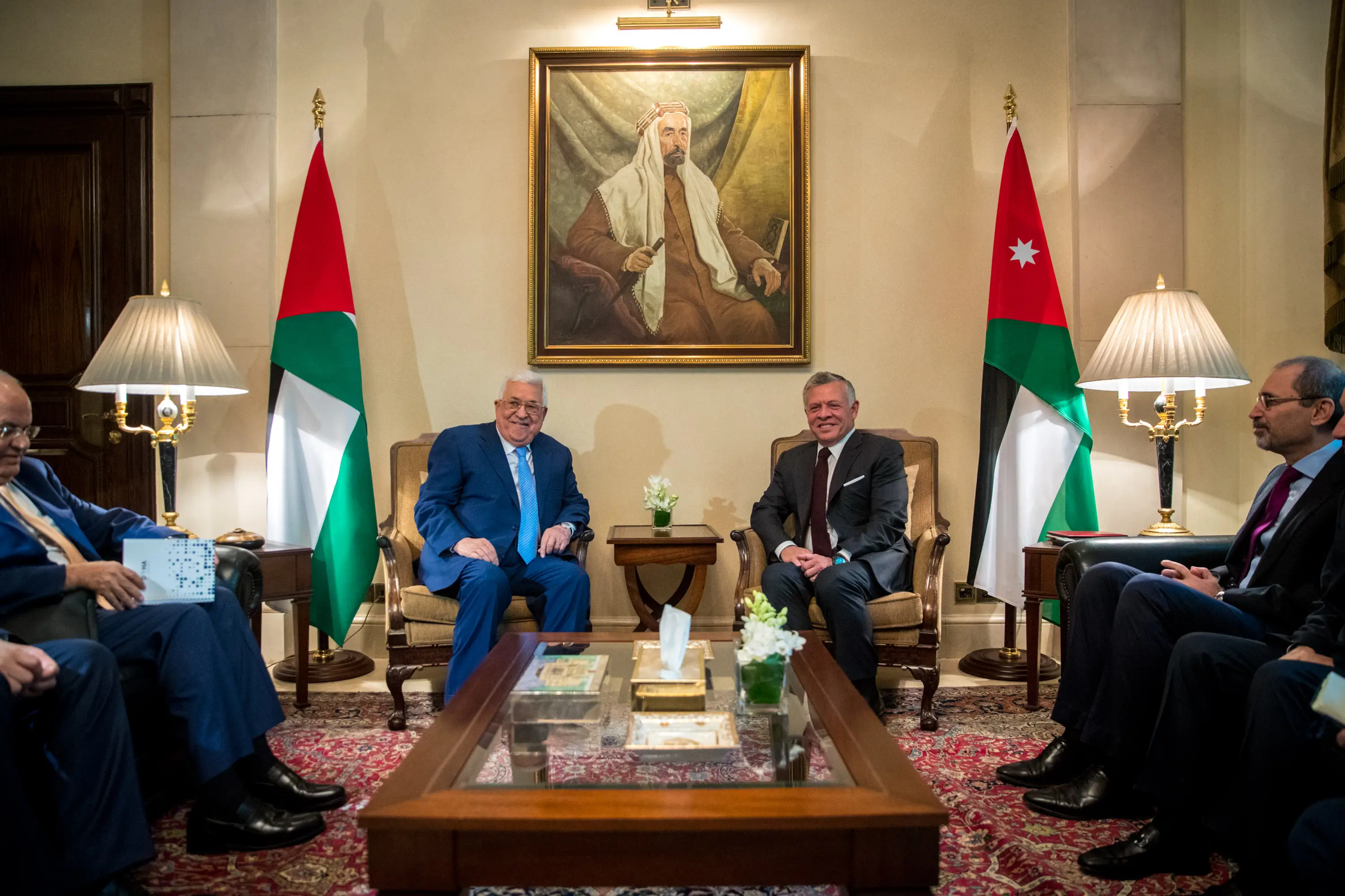 King meets Palestinian president, reiterates Jordan’s rejection of unilateral Israeli measures