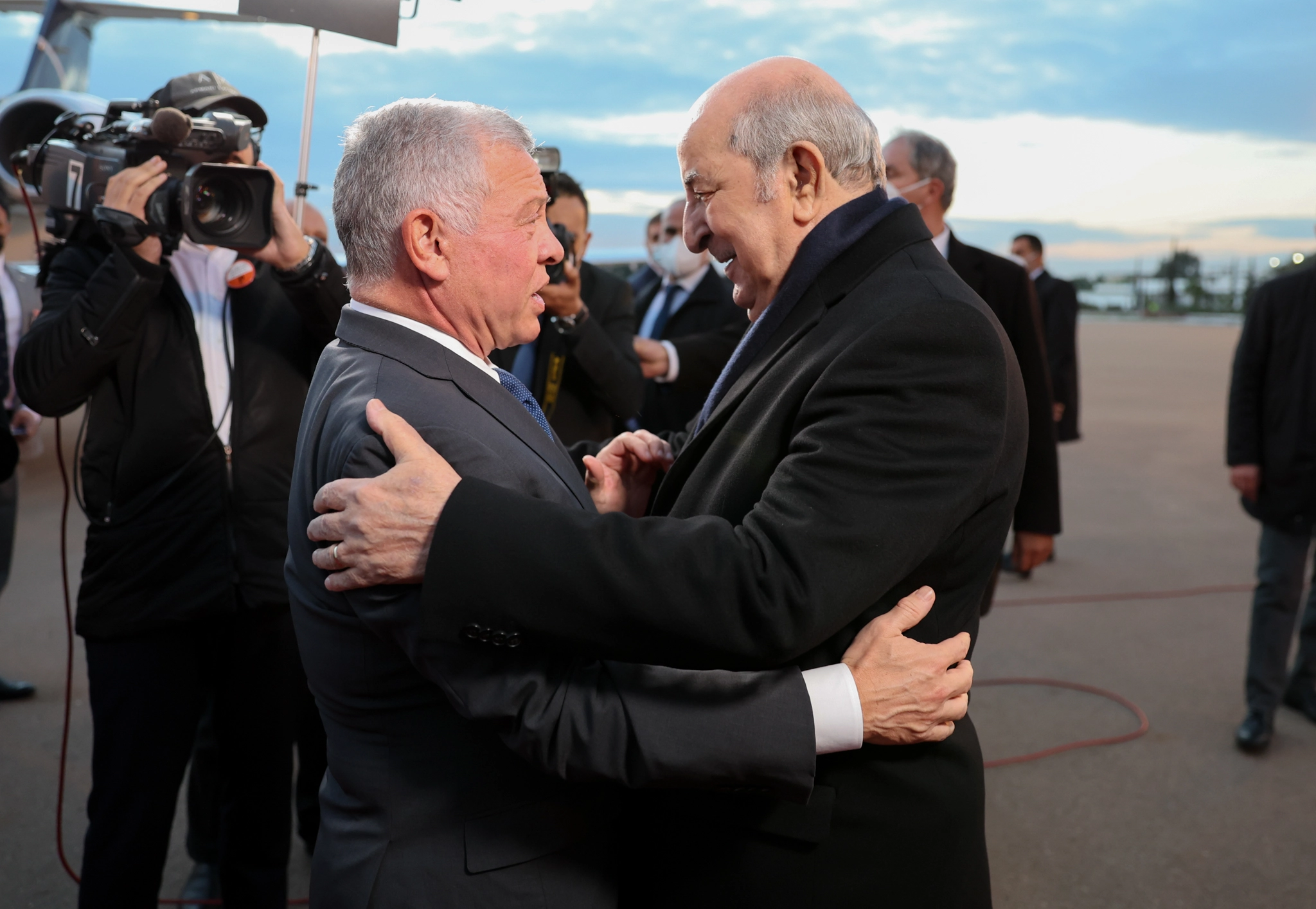 King arrives in Algeria on state visit