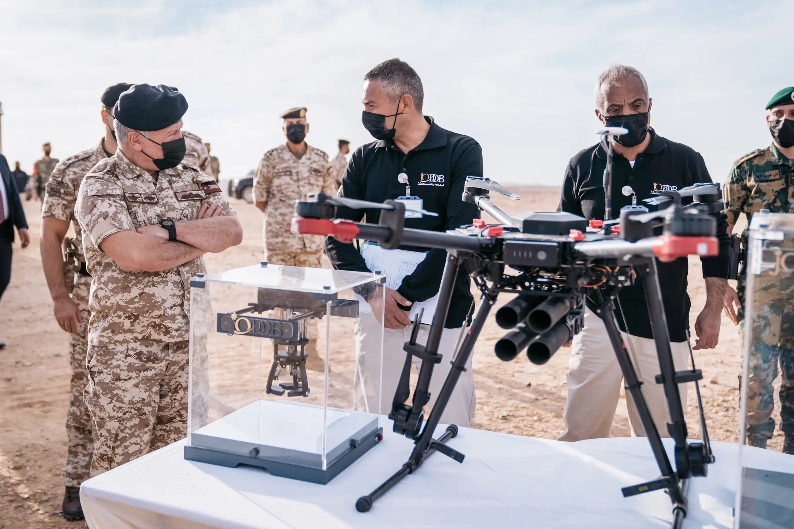 الملك يتابع تجارب ميدانية لأنظمة وتطبيقات طورها المركز الأردني للتصميم والتطوير