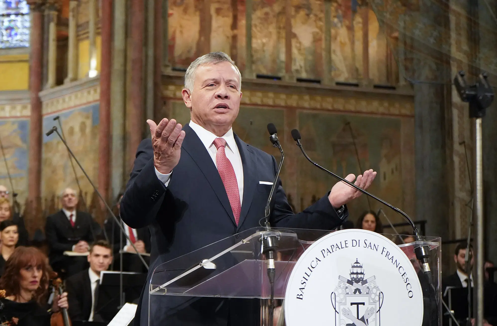 King receives Lamp of Peace award in Italy, urges action to safeguard Jerusalem, promote harmony