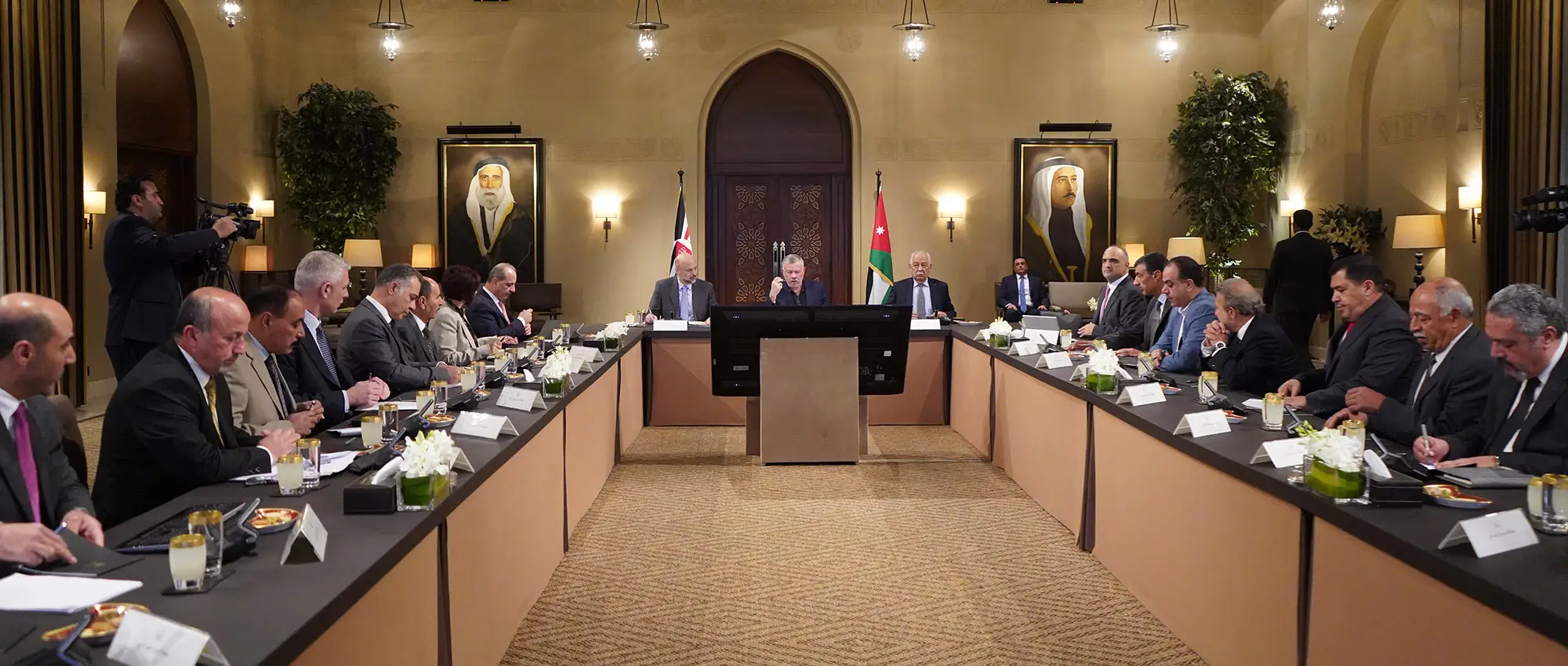 King meets Ajloun development master plan steering committee, urges tangible progress felt by local communities