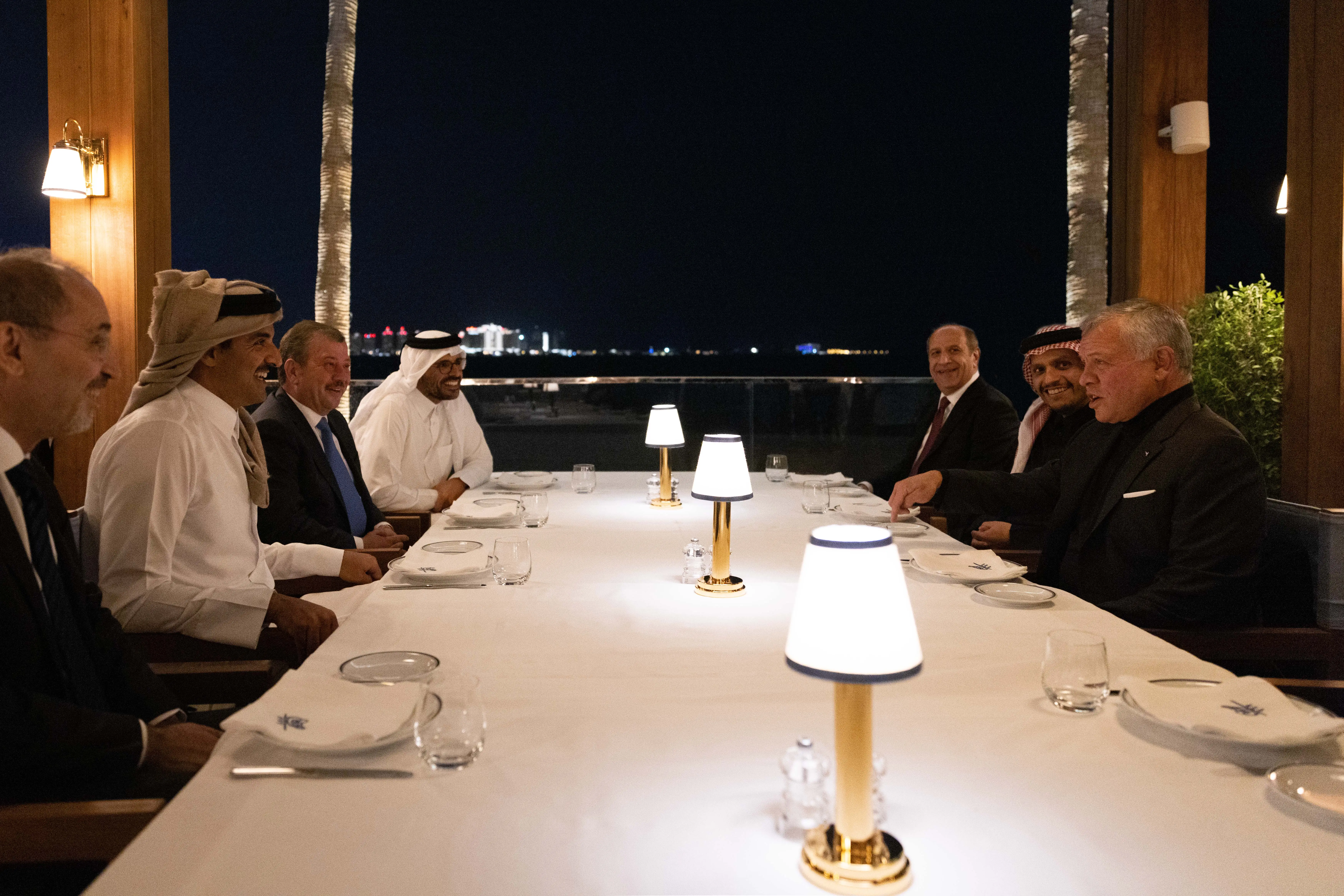الملك وأمير قطر يعقدان لقاء في الدوحة