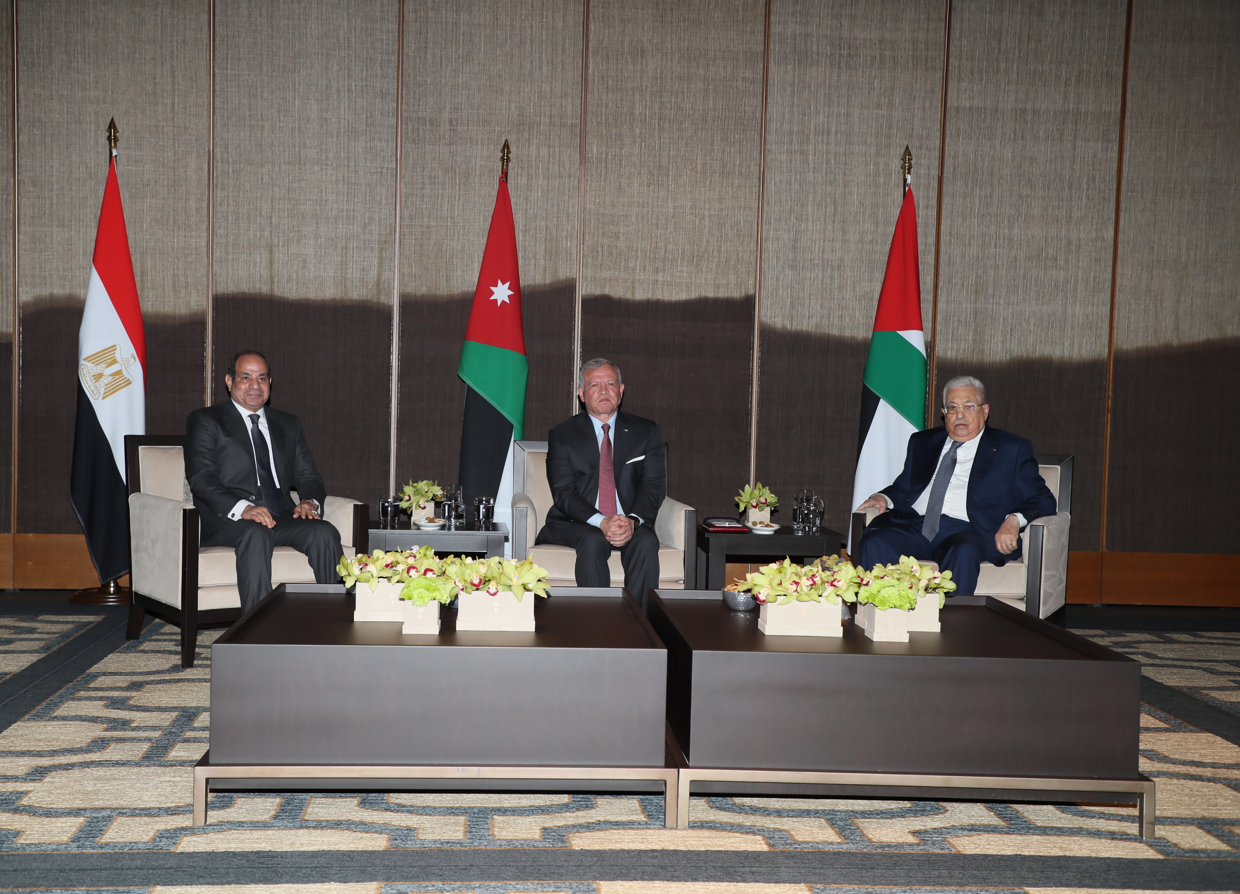 King, Egyptian, Palestinian presidents urge maintaining pressure to end Israeli aggression on Gaza, protect civilians