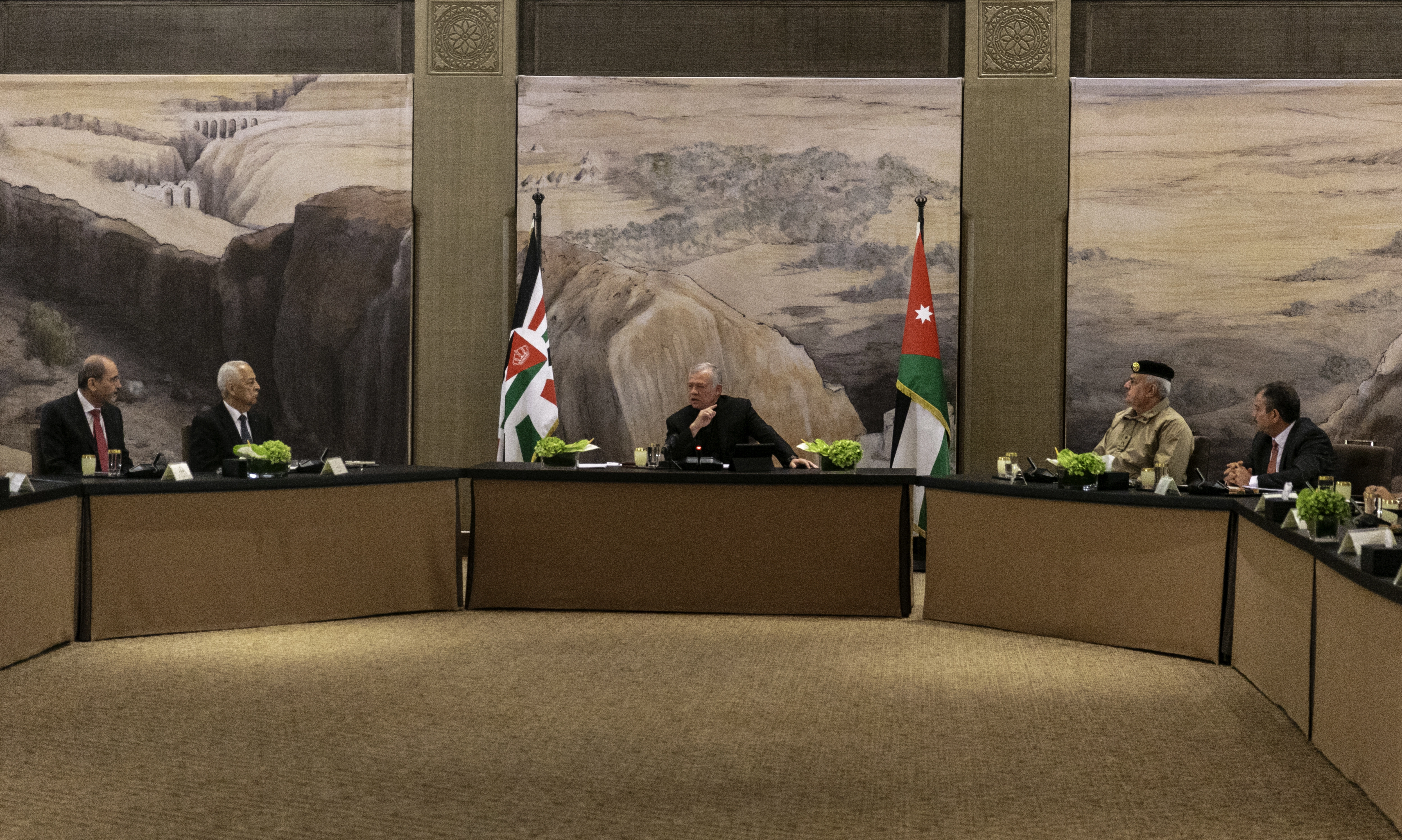 King says there will be no solution to Palestinian issue at Jordan’s expense