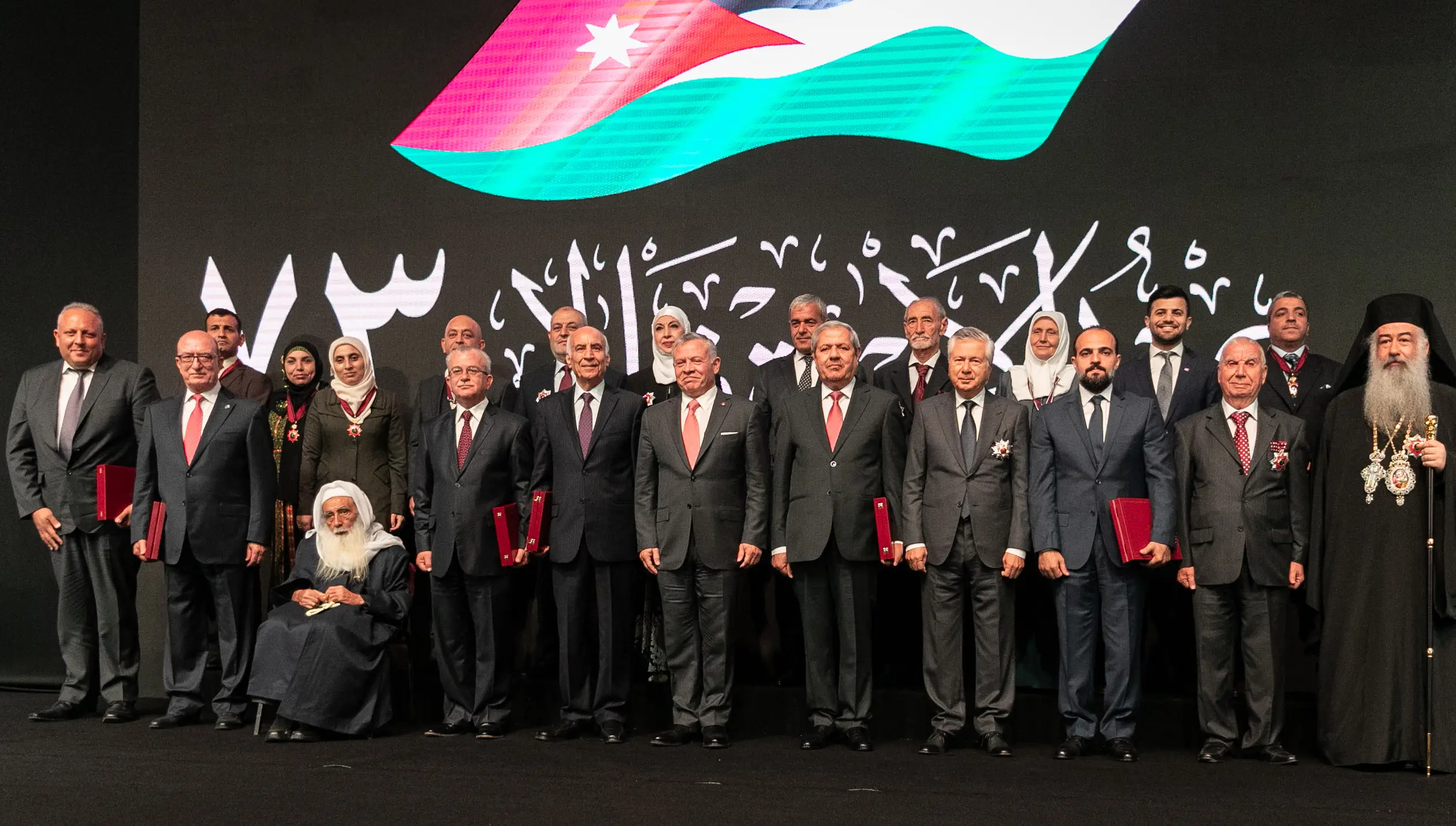 King bestows medals on leading Jordanian institutions, individuals on occasion of 73rd Independence Day