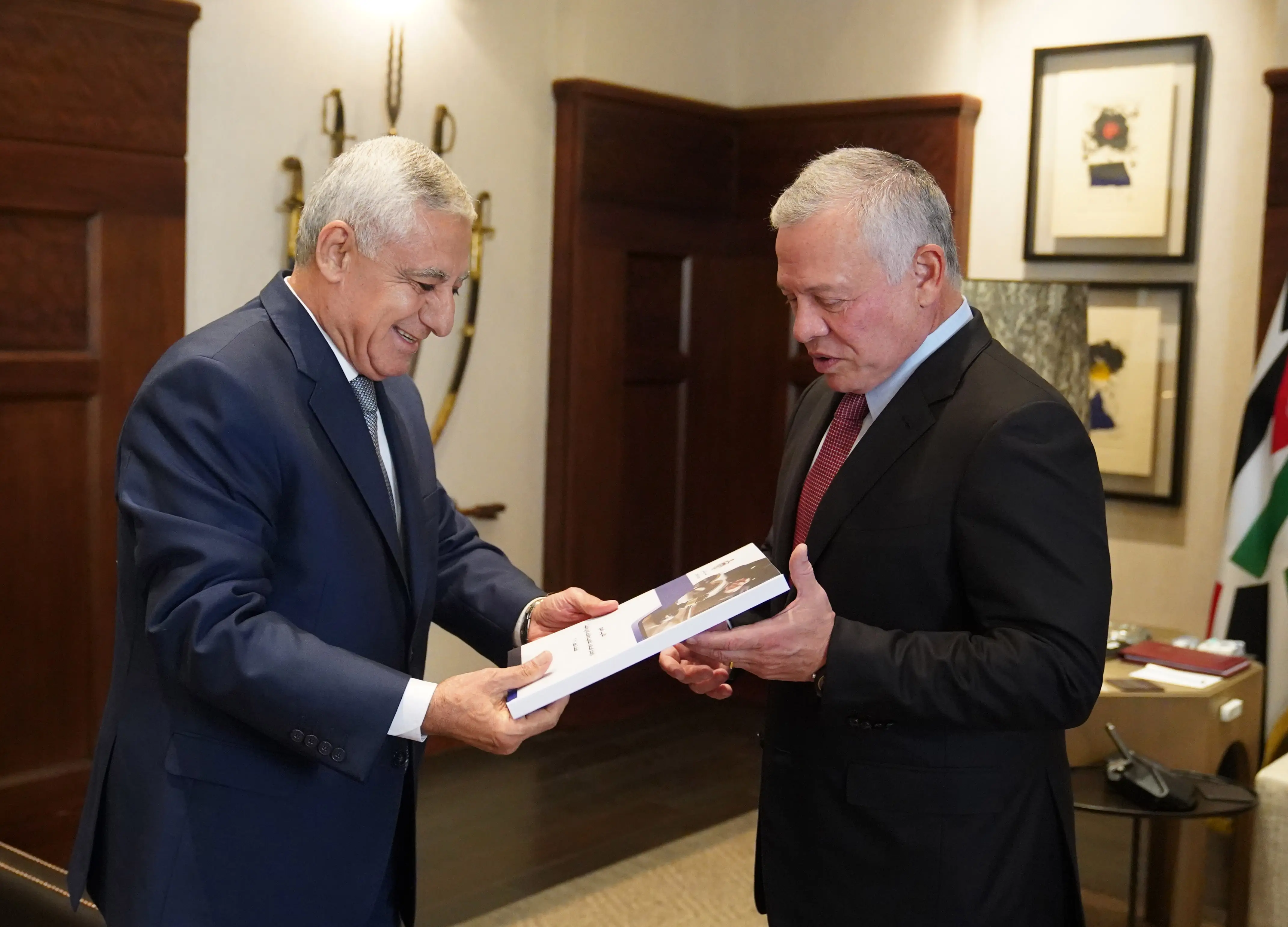 الملك يتسلم التقرير السنوي لأوضاع المحاكم النظامية والقضاء الإداري والنيابة العامة لعام 2021