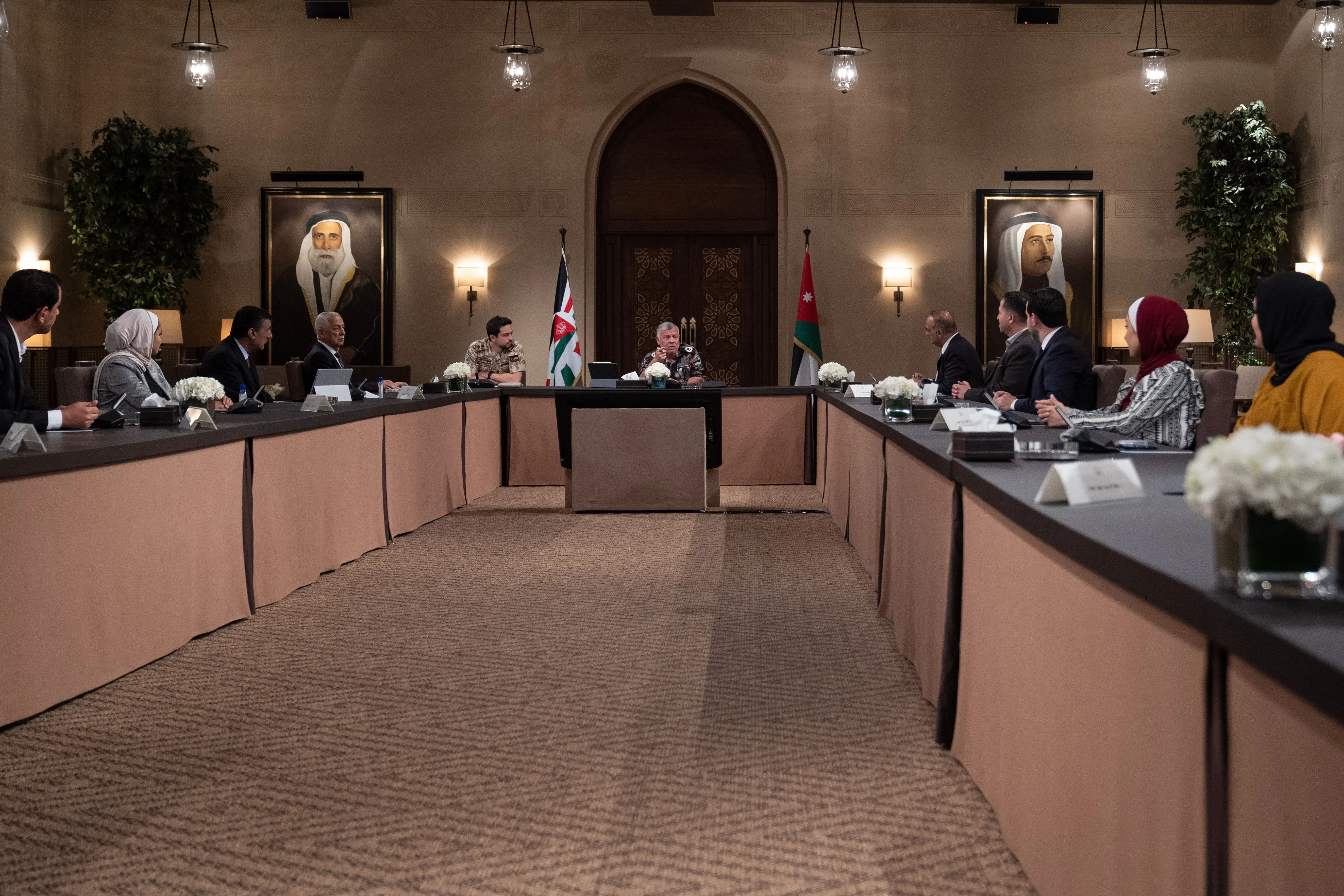 King commends Jordanians’ sense of solidarity, volunteerism