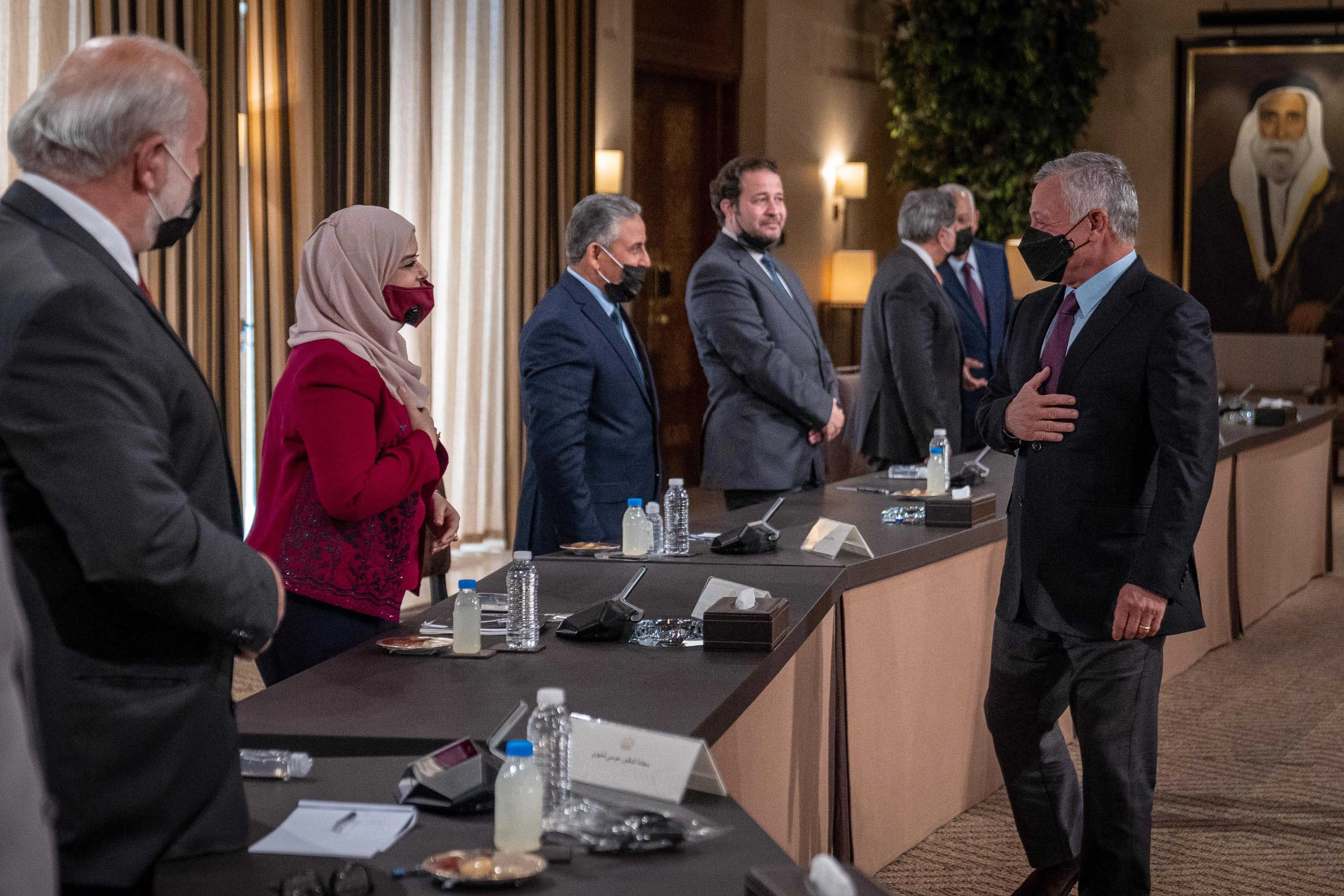 King meets political figures, says reform is not about slogans