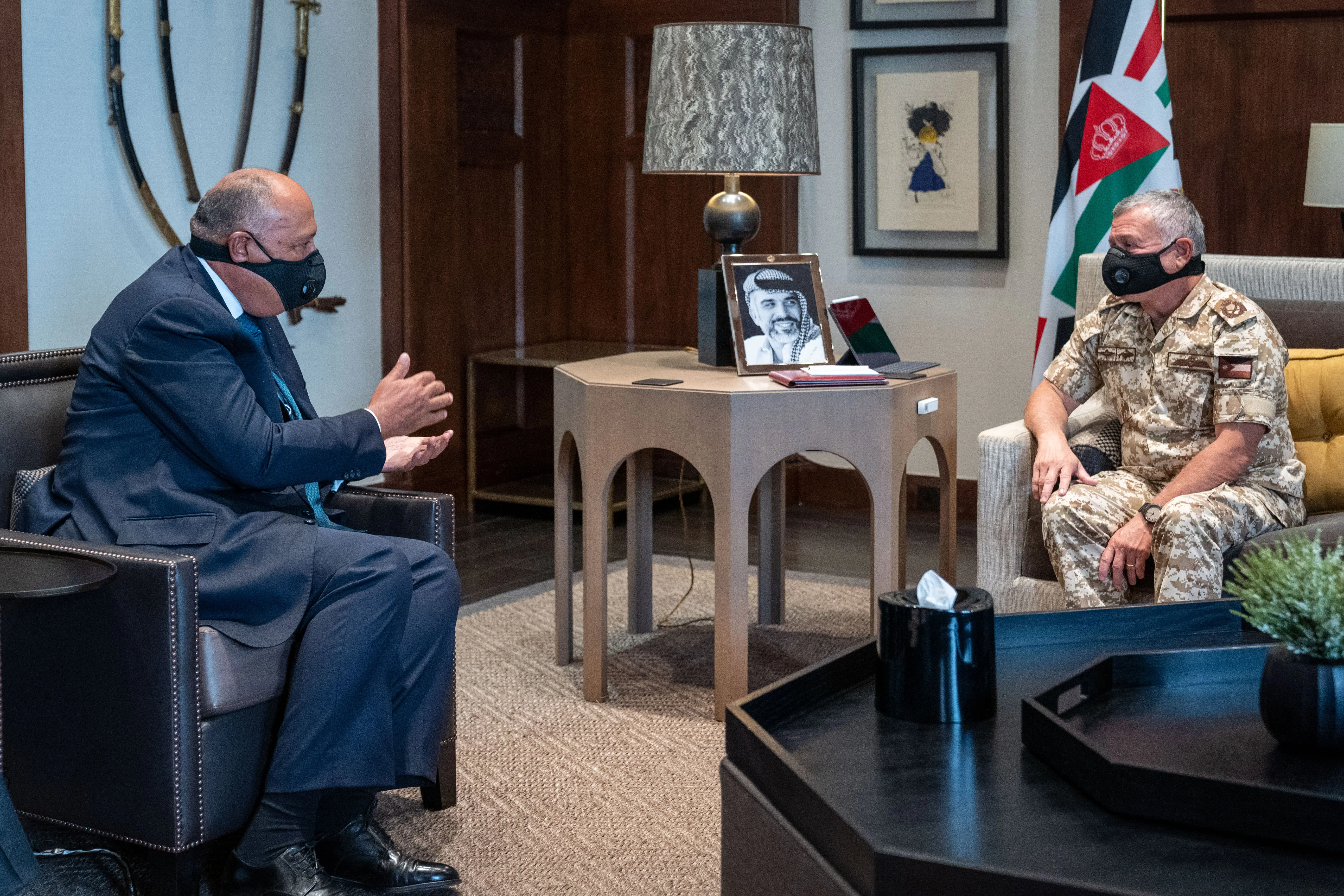 King receives Egyptian FM