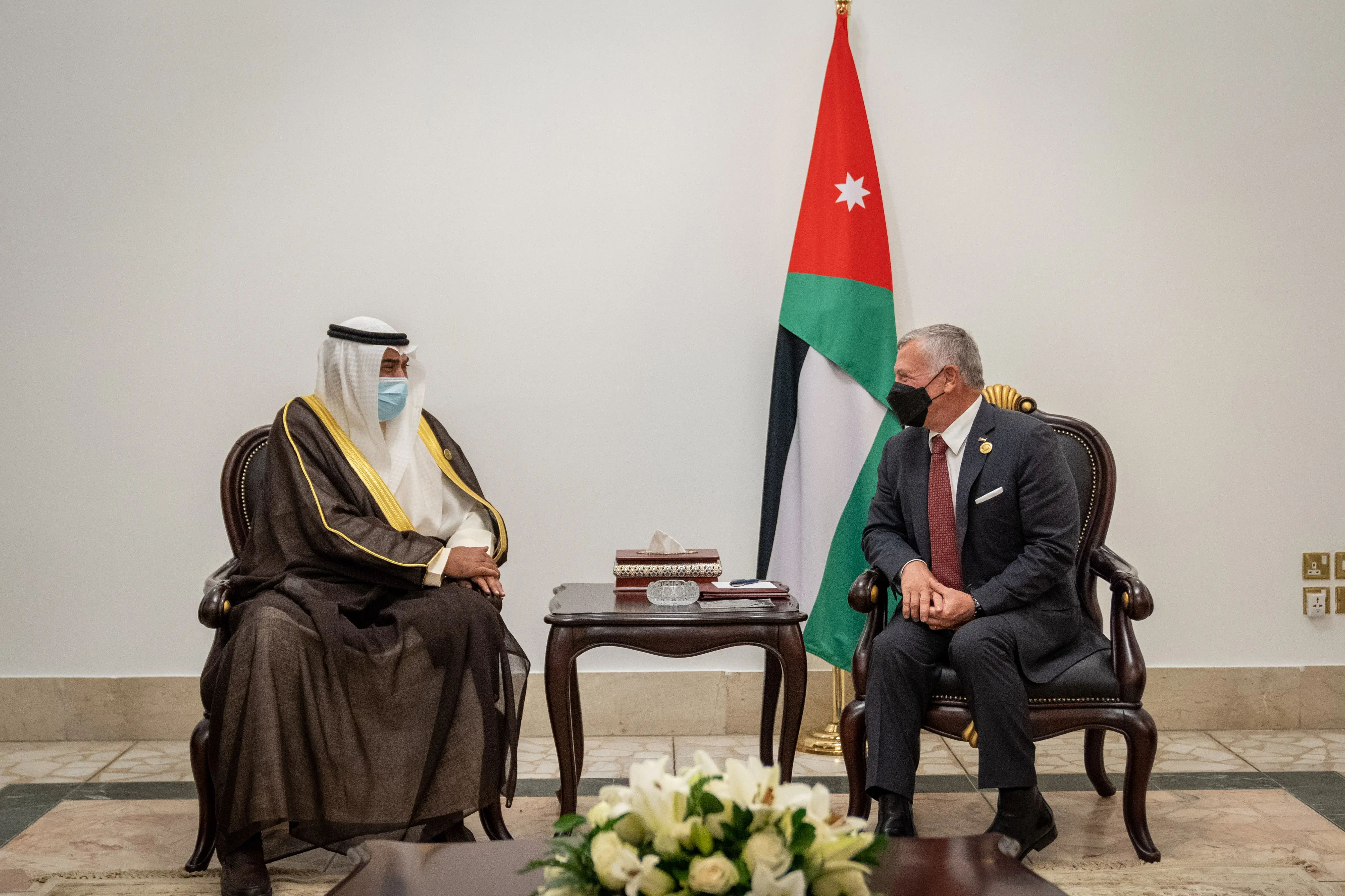 الملك يلتقي رئيس مجلس الوزراء الكويتي