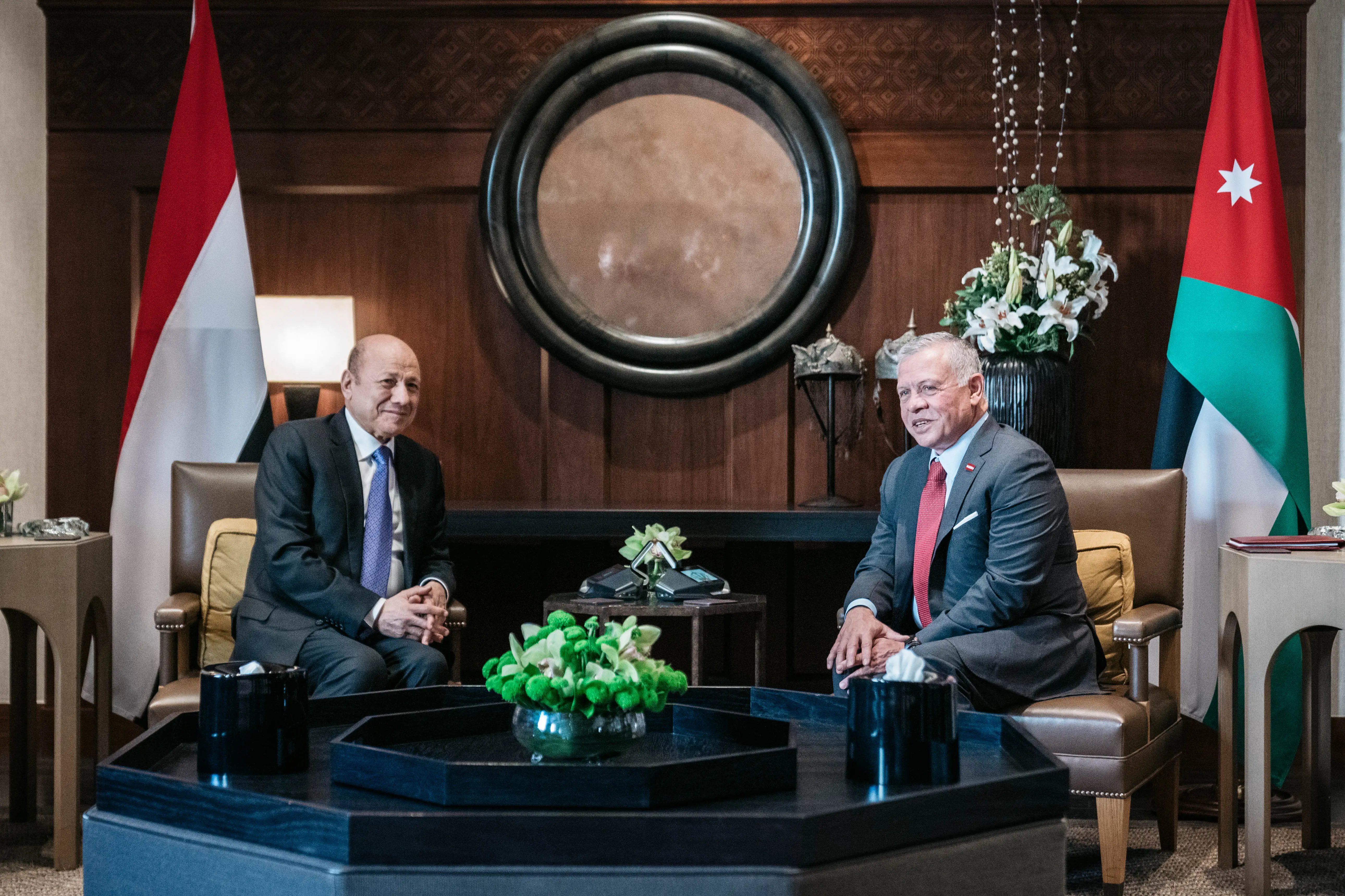 King receives Yemen Presidential Leadership Council chairman