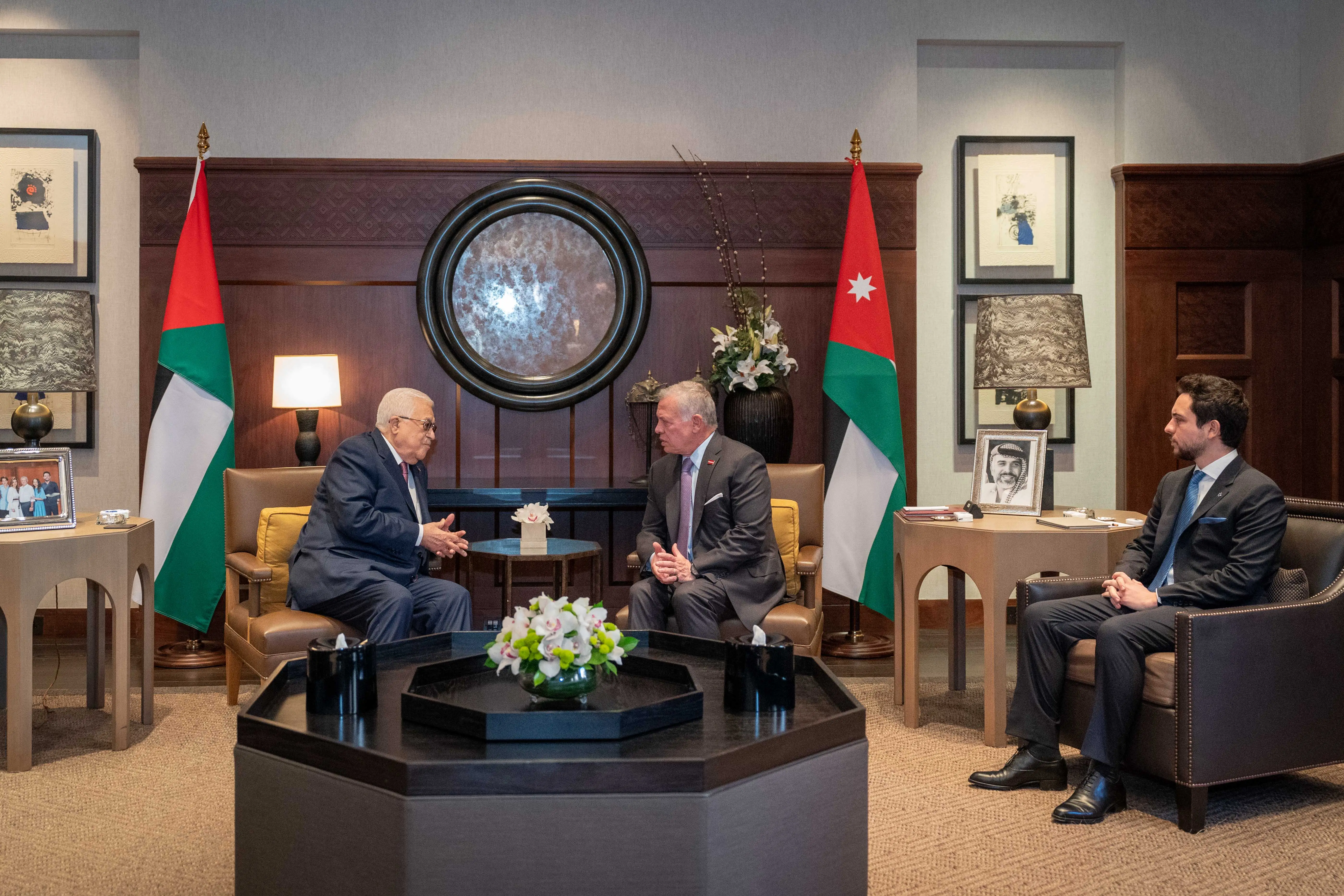 King meets Palestinian president, warns of continuation of Gaza war in Ramadan