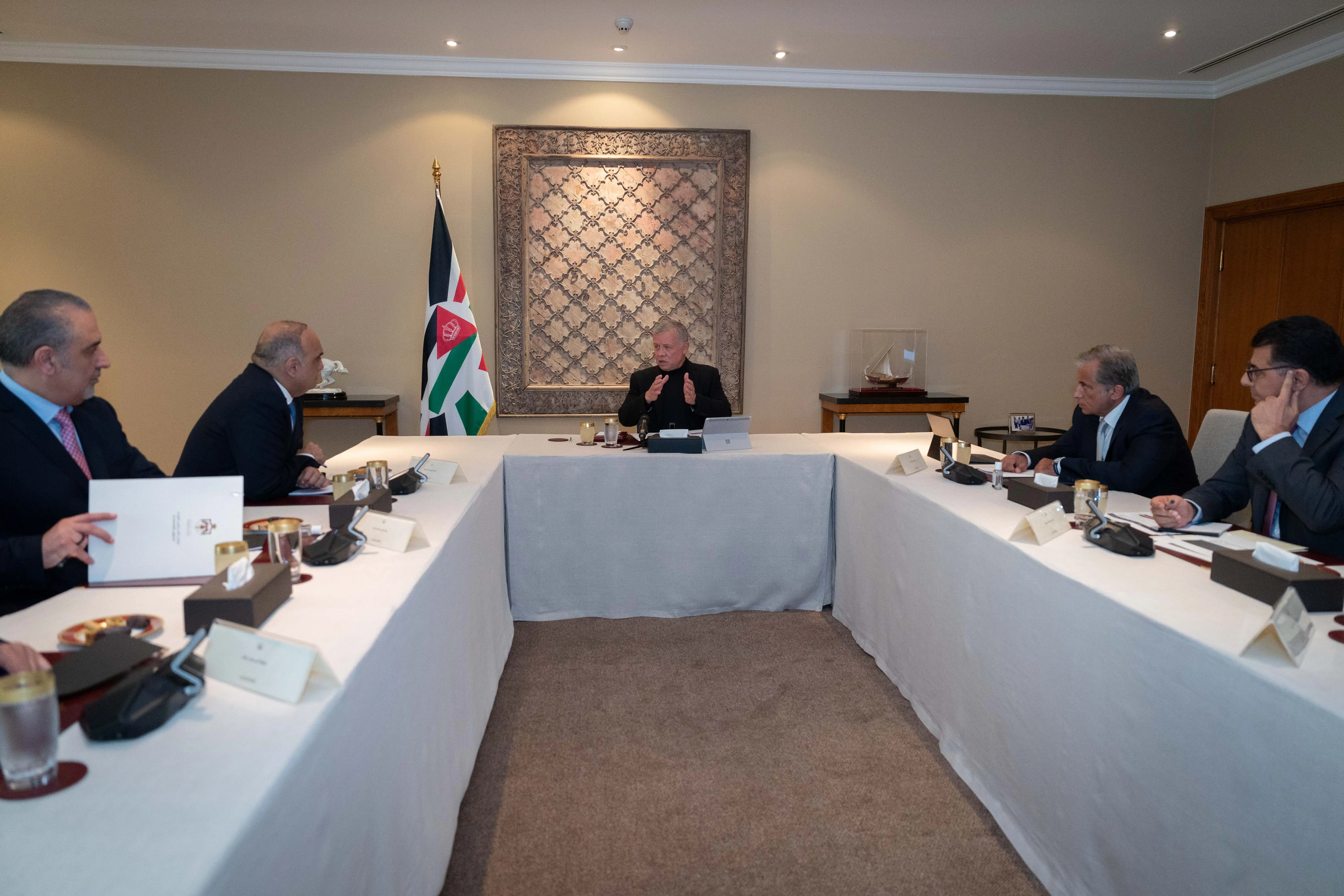 King urges stepping up efforts to implement national food security strategy