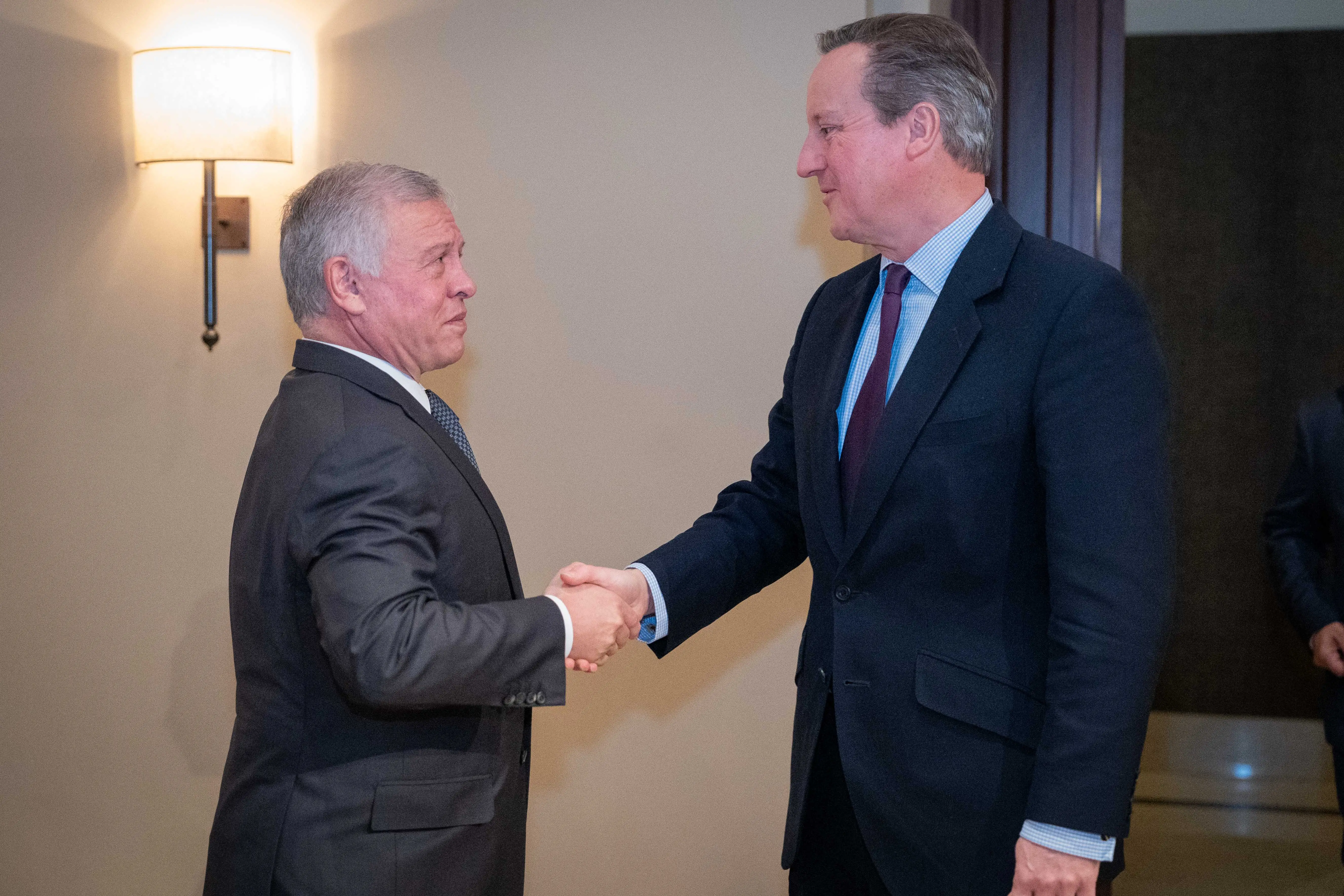 King reiterates to UK foreign secretary need for immediate Gaza ceasefire