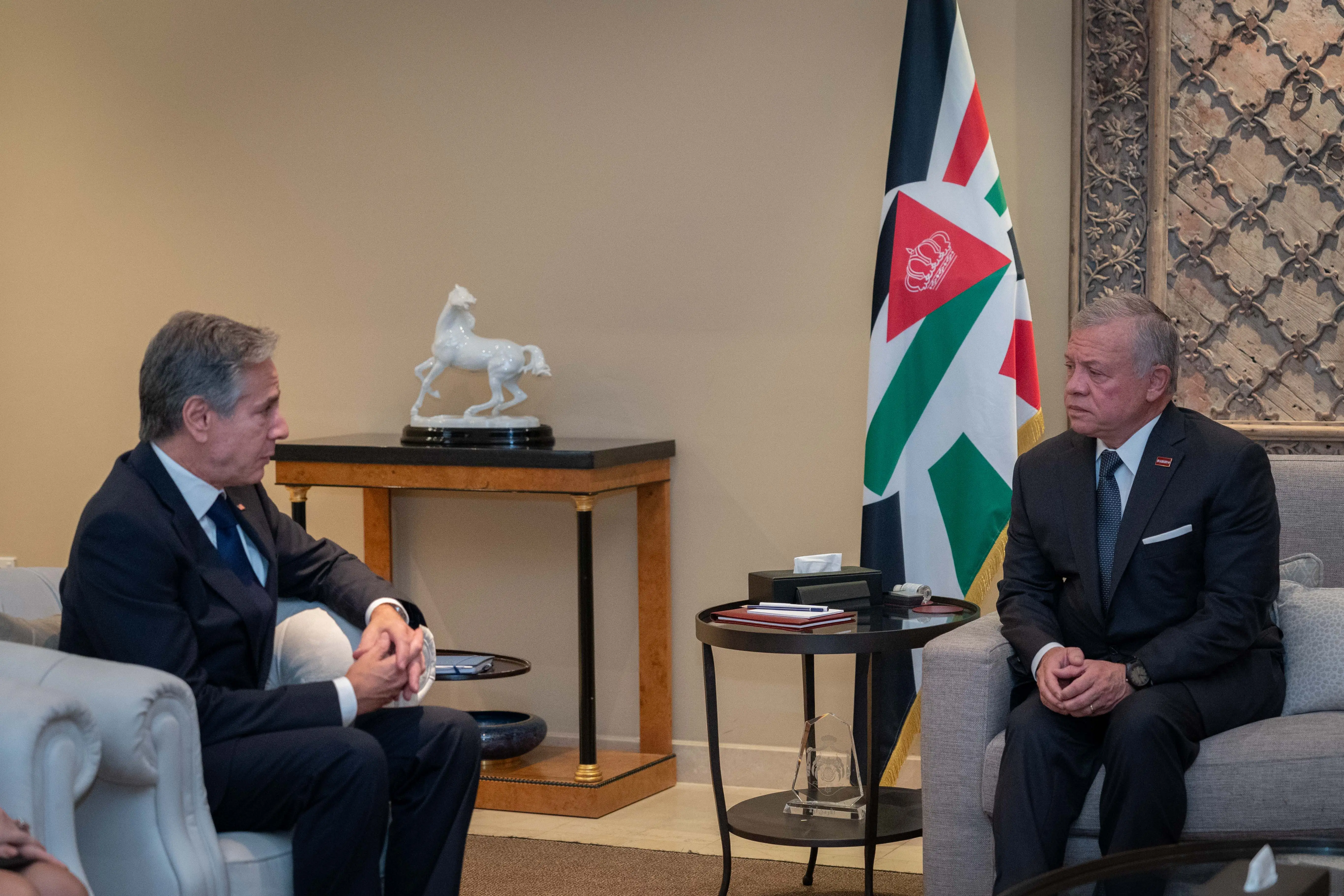 King stresses to US secretary of state need to open humanitarian corridors for Gaza aid delivery
