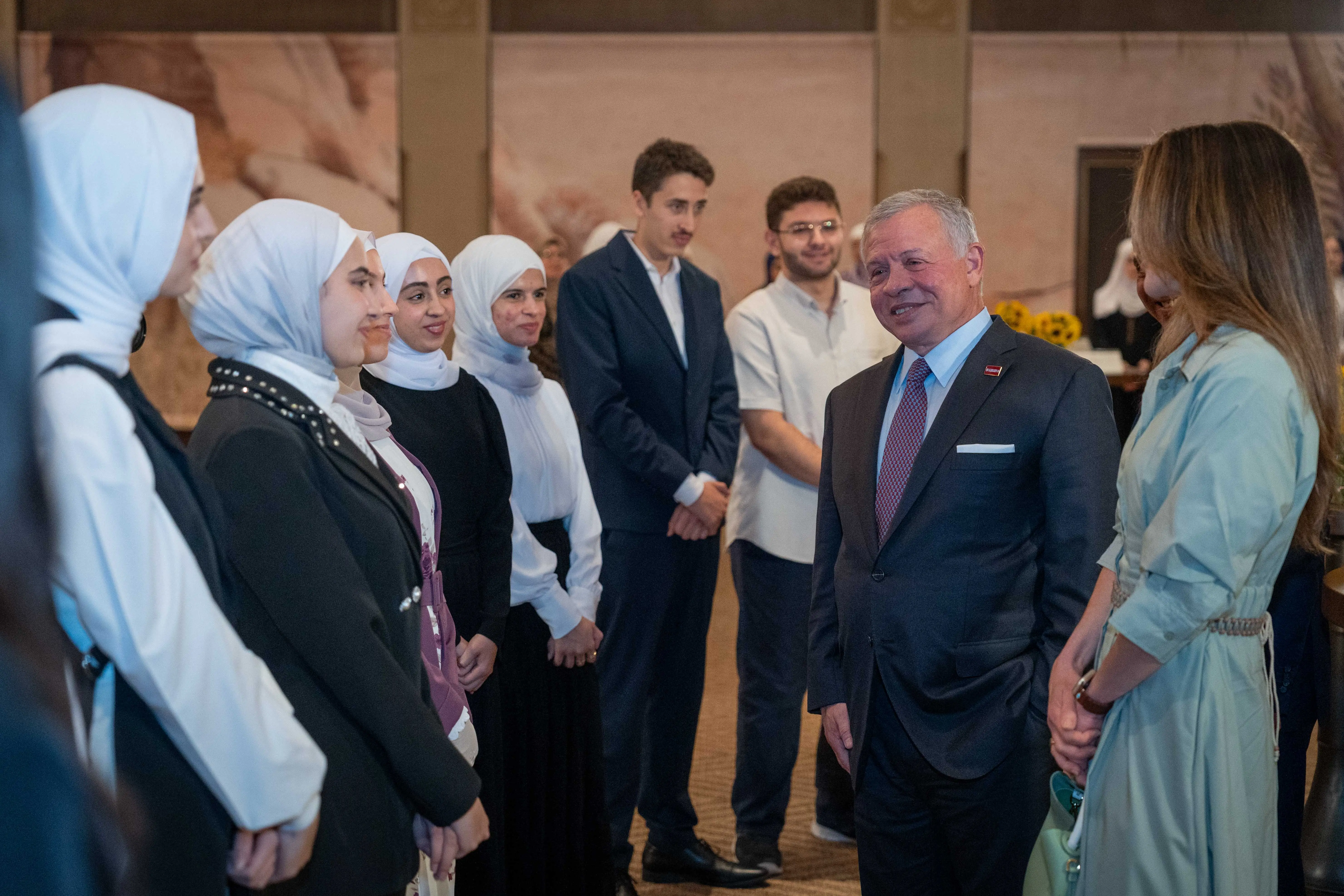 King, Queen receive top Tawjihi achievers