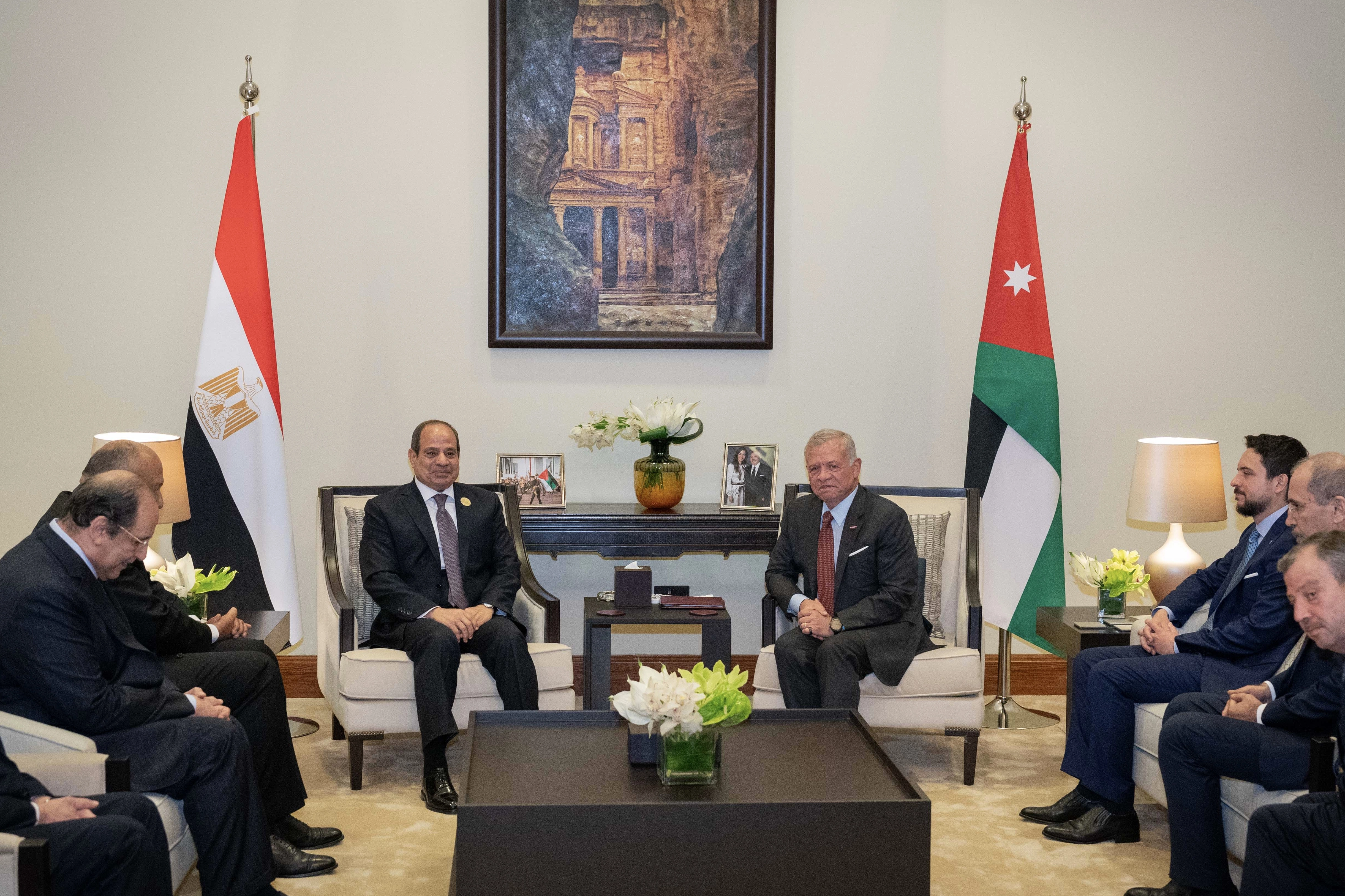 King meets Egypt president, urges translating outcomes of Gaza conference into action