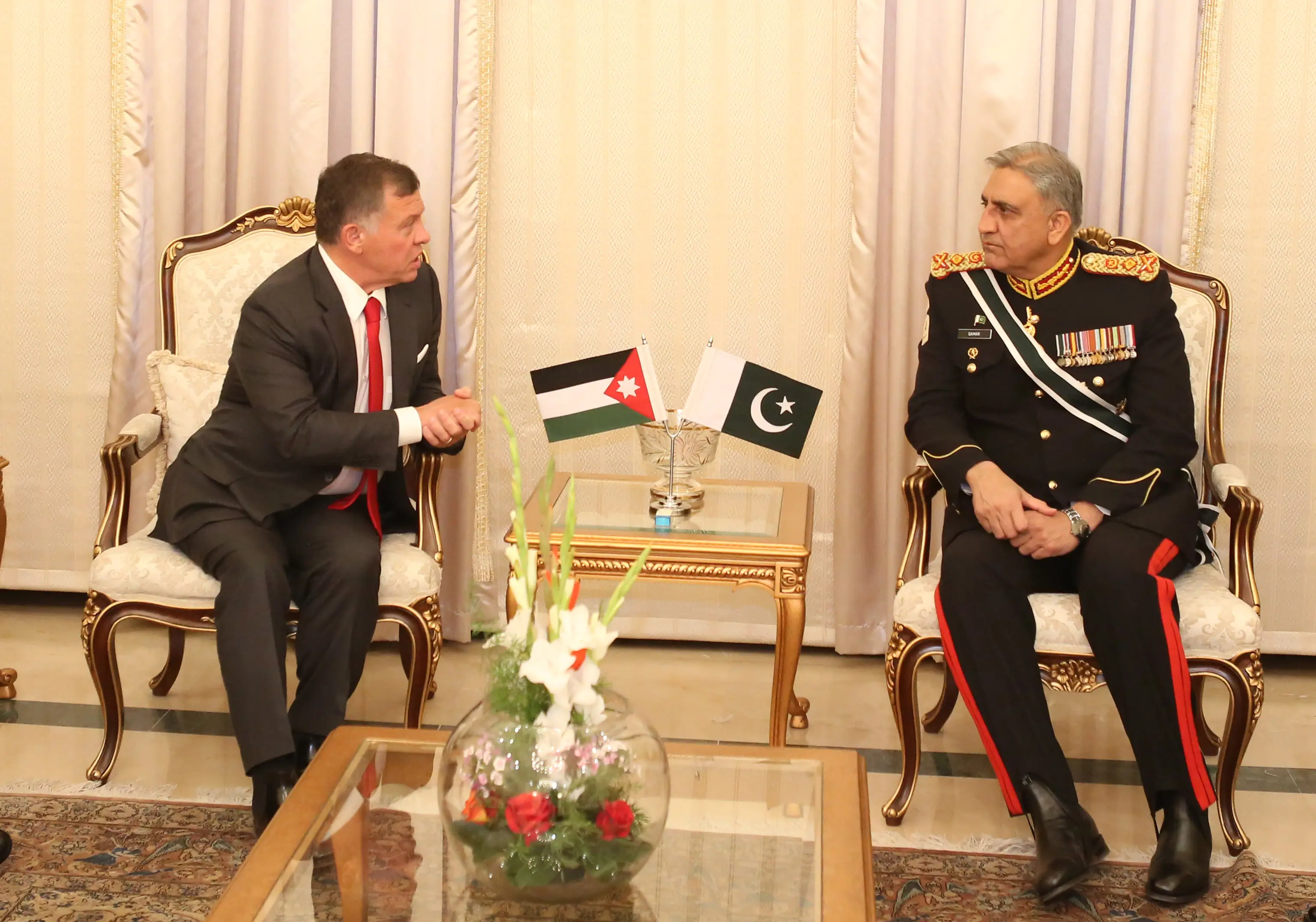 King meets with Pakistan army chief
