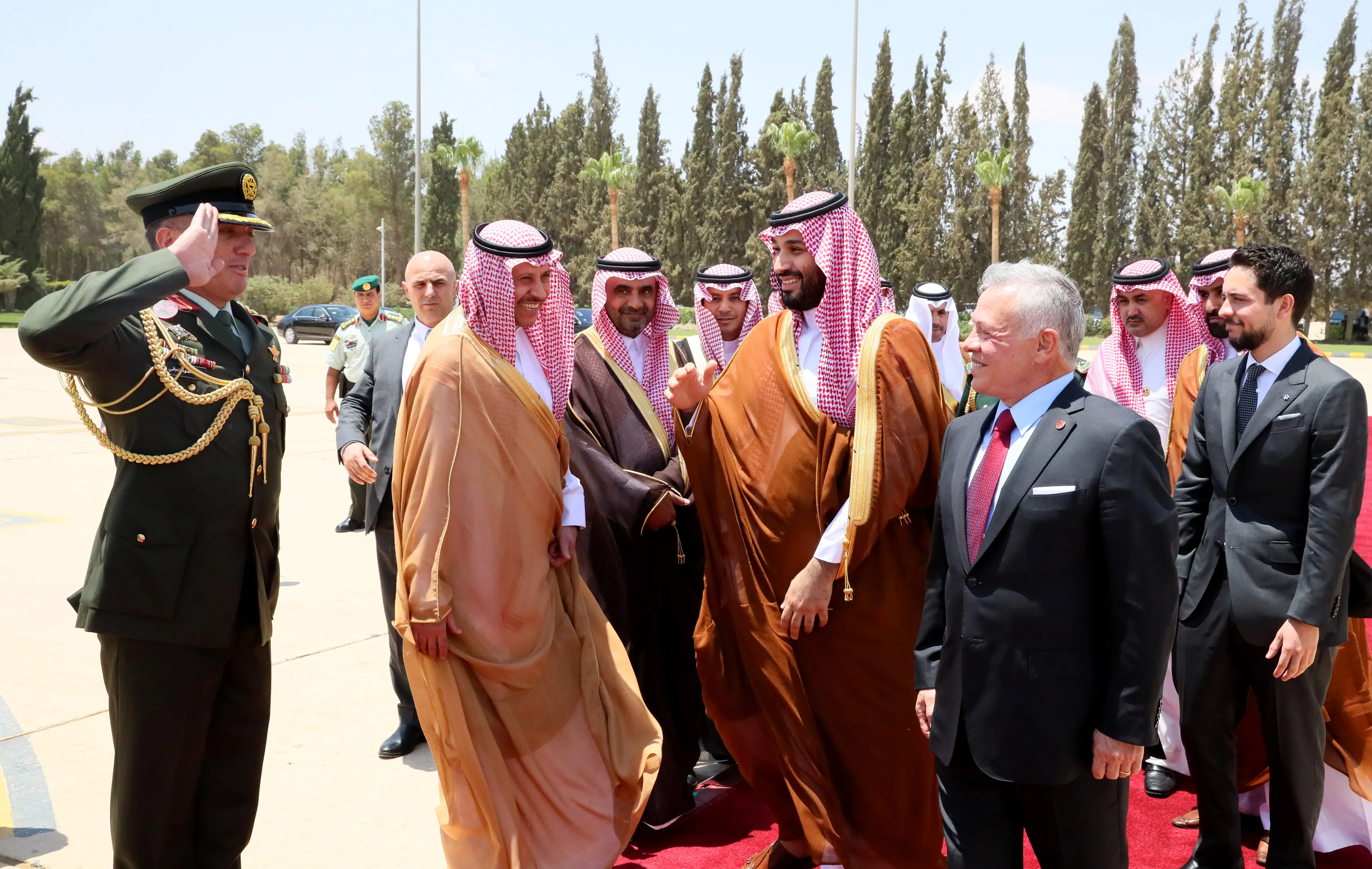 King, Crown Prince bid farewell to Saudi crown prince