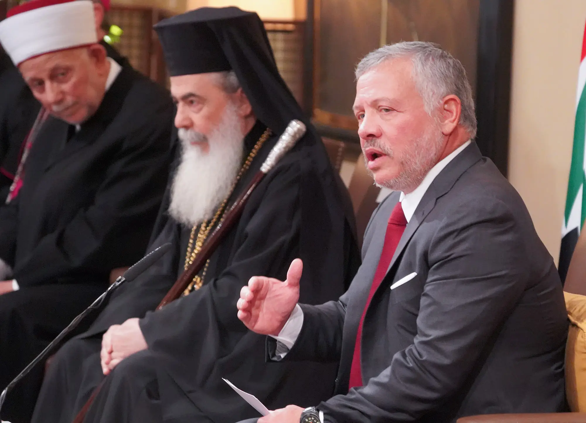 King receives church leaders in Jordan, Jerusalem, says safeguarding rights of Muslims, Christians in holy city a Hashemite duty, legacy