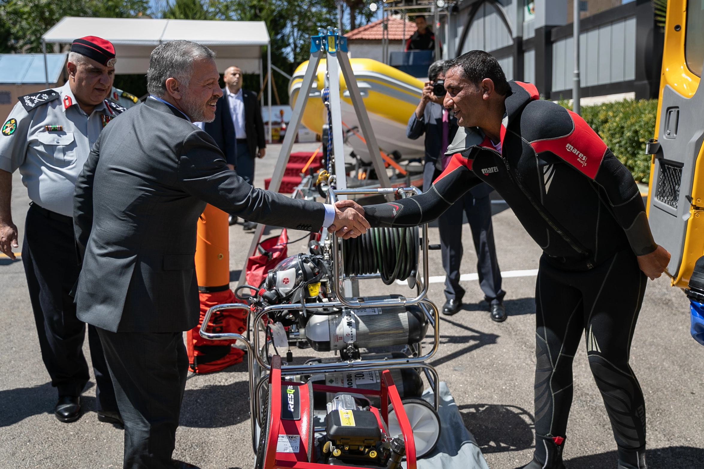 King visits Civil Defence Directorate