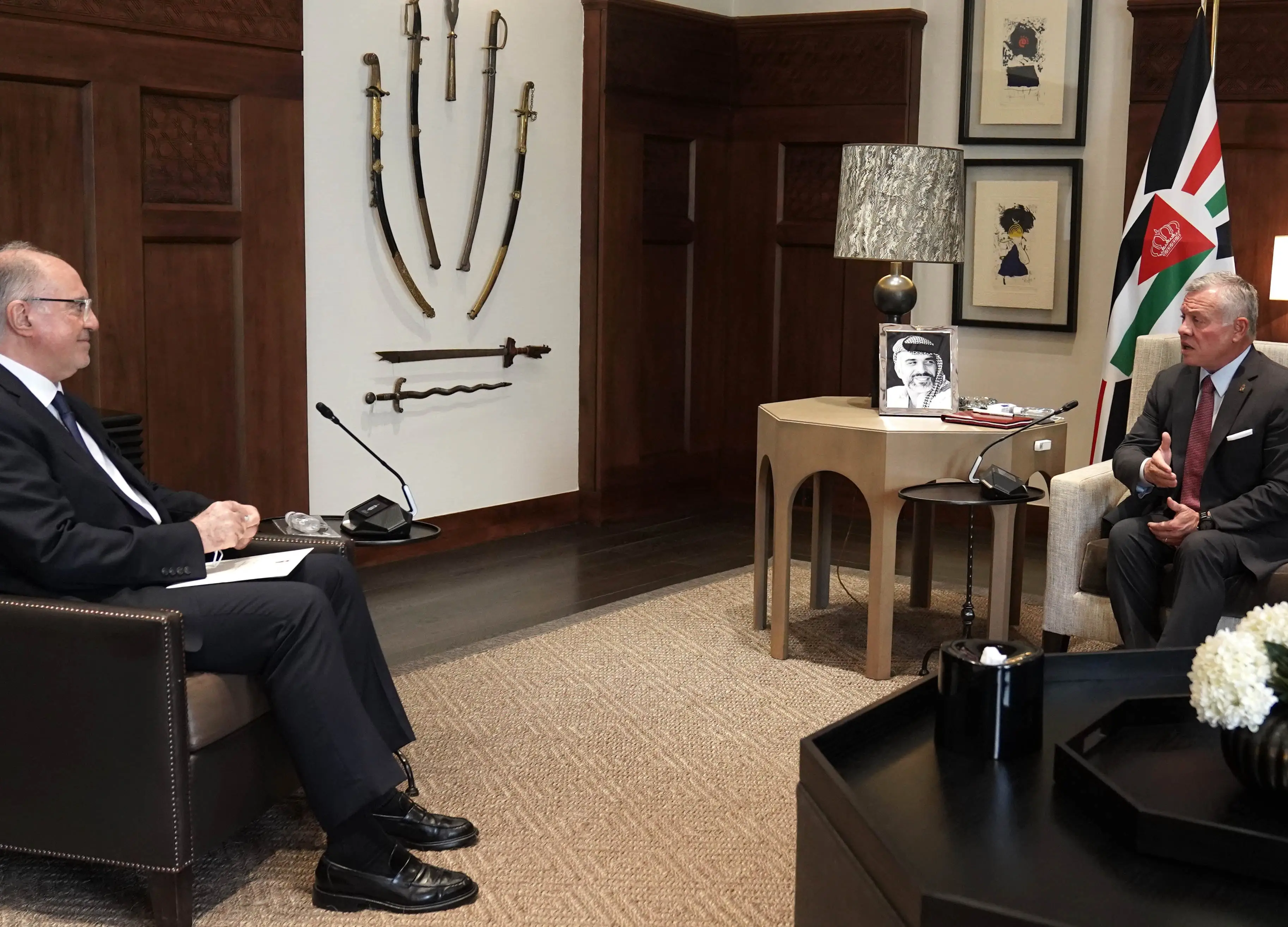 King receives letter from Iraq PM