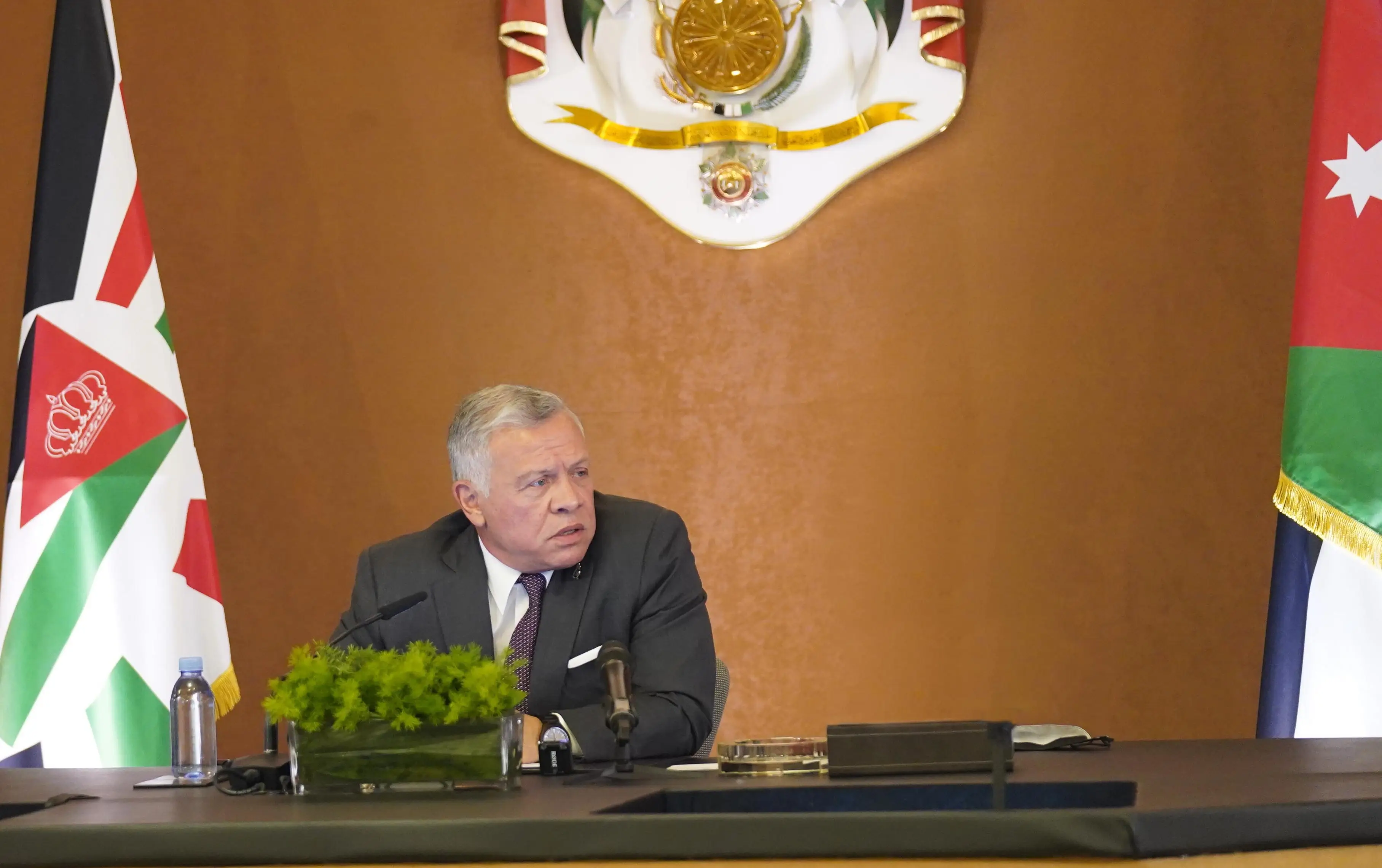 King meets Royal Committee to Modernise Political System chair, members