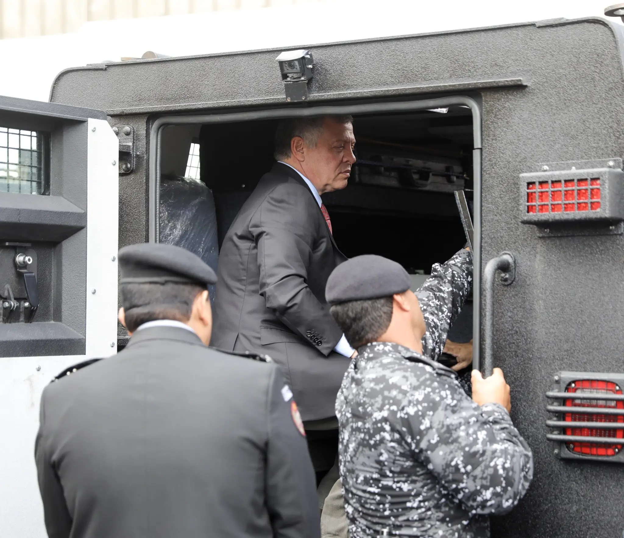 King visits gendarmerie directorate’s Special Police Operations