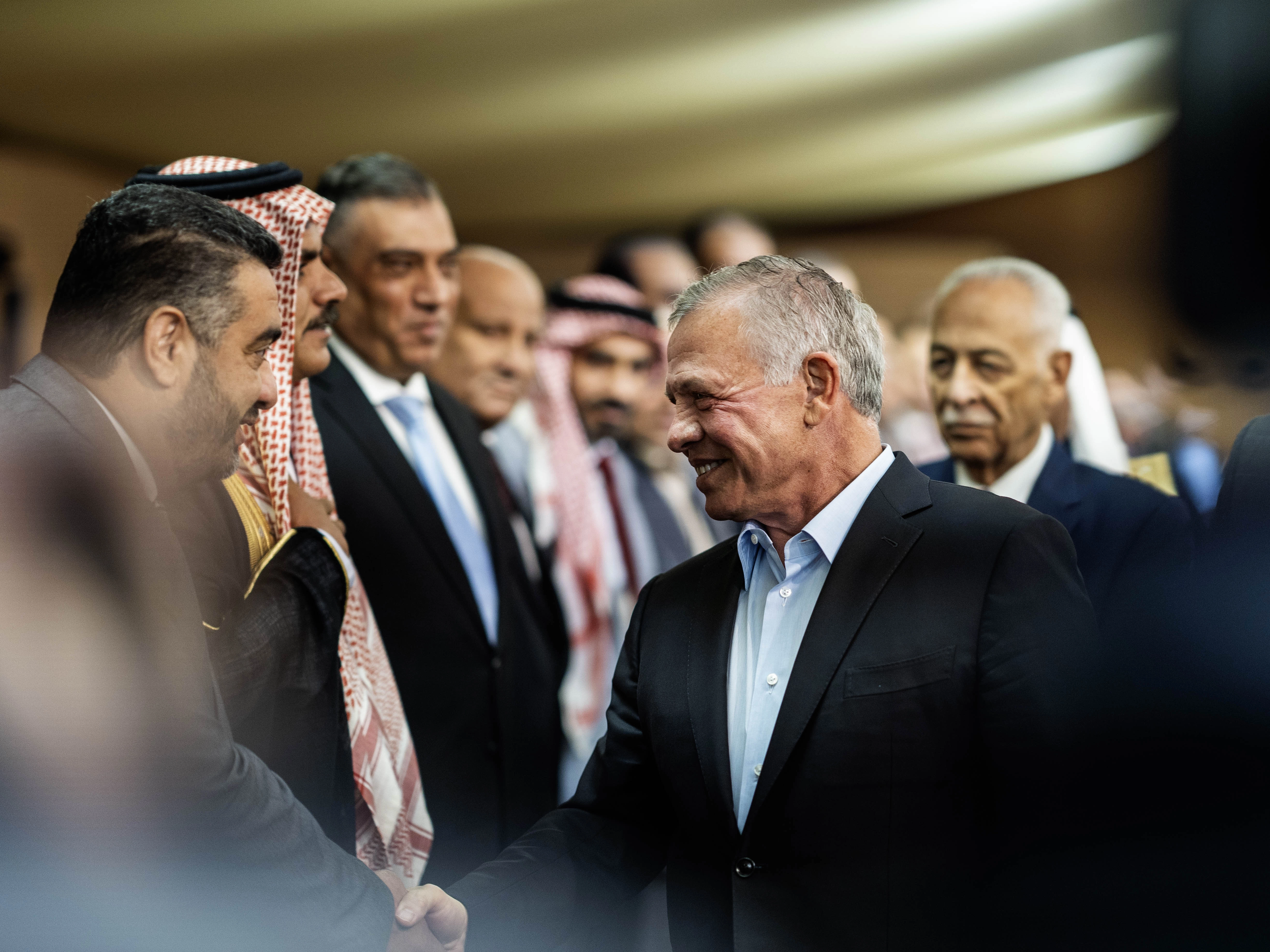 King meets figures from Palestinian refugee camps, reaffirms strength of Jordan’s internal front