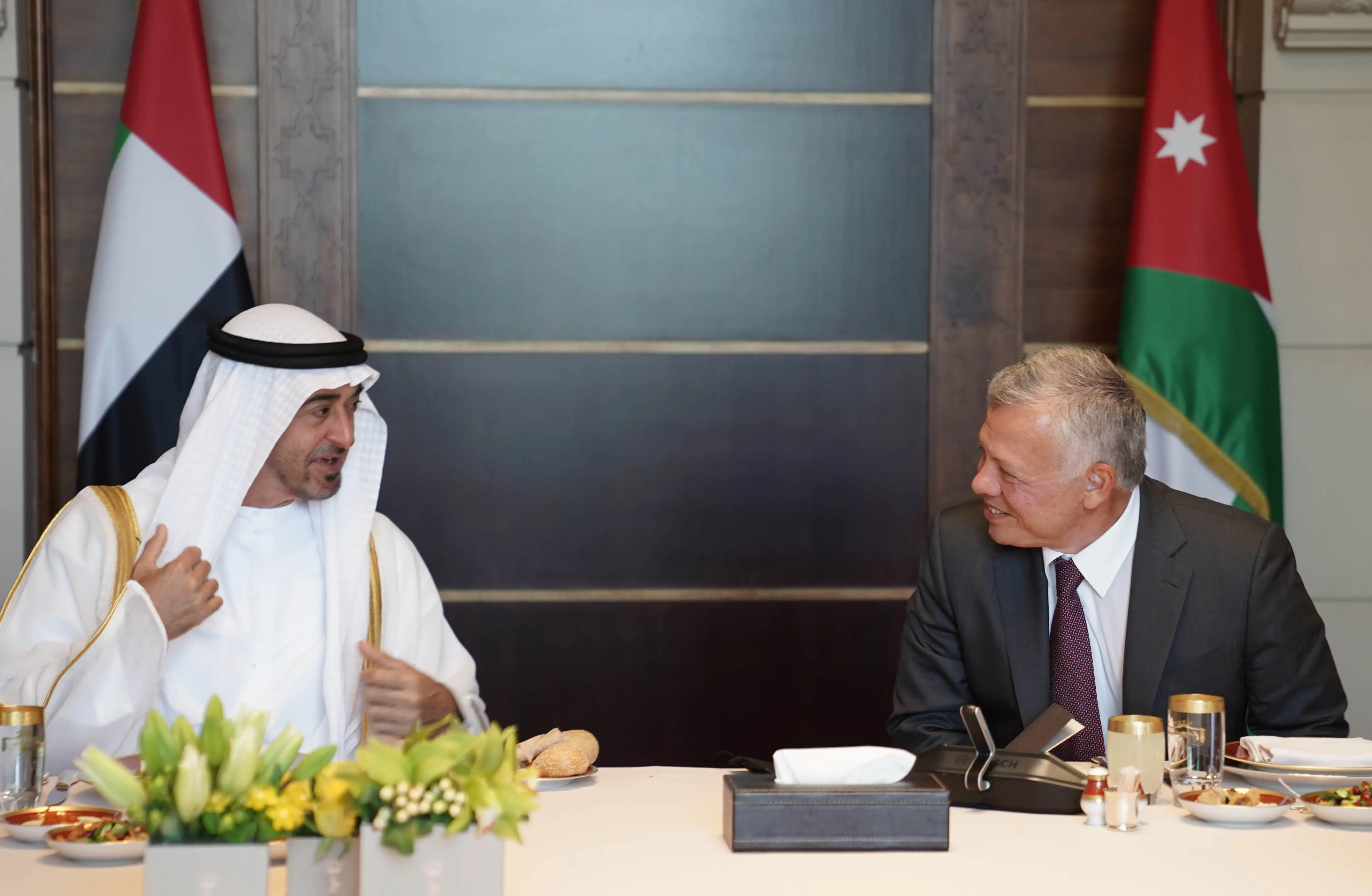 King meets Abu Dhabi crown prince, urges continued Arab, international efforts to end Israeli violations in Jerusalem, Al Aqsa