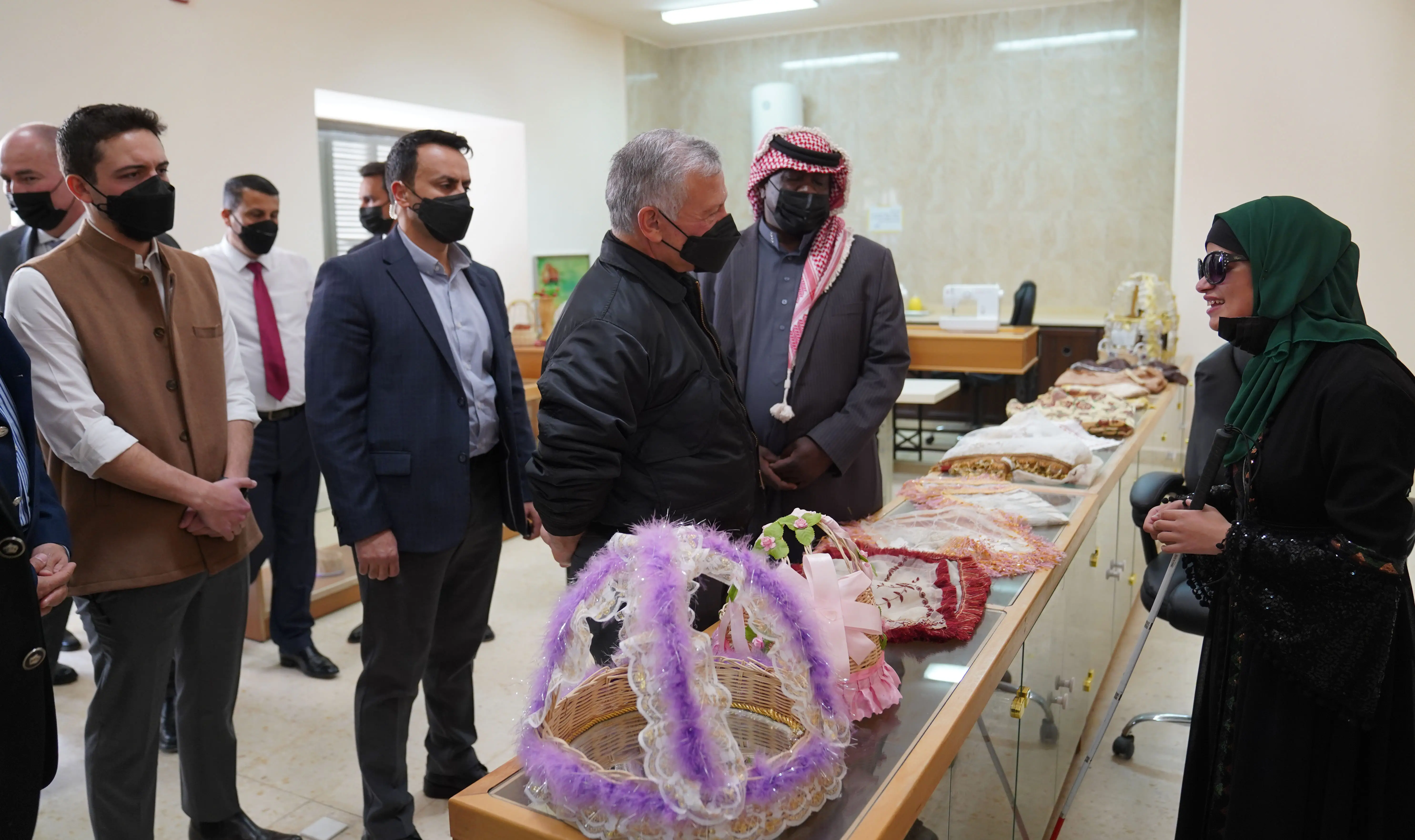 King, Crown Prince visit tourist, archaeological sites in Maan; tour old souk
