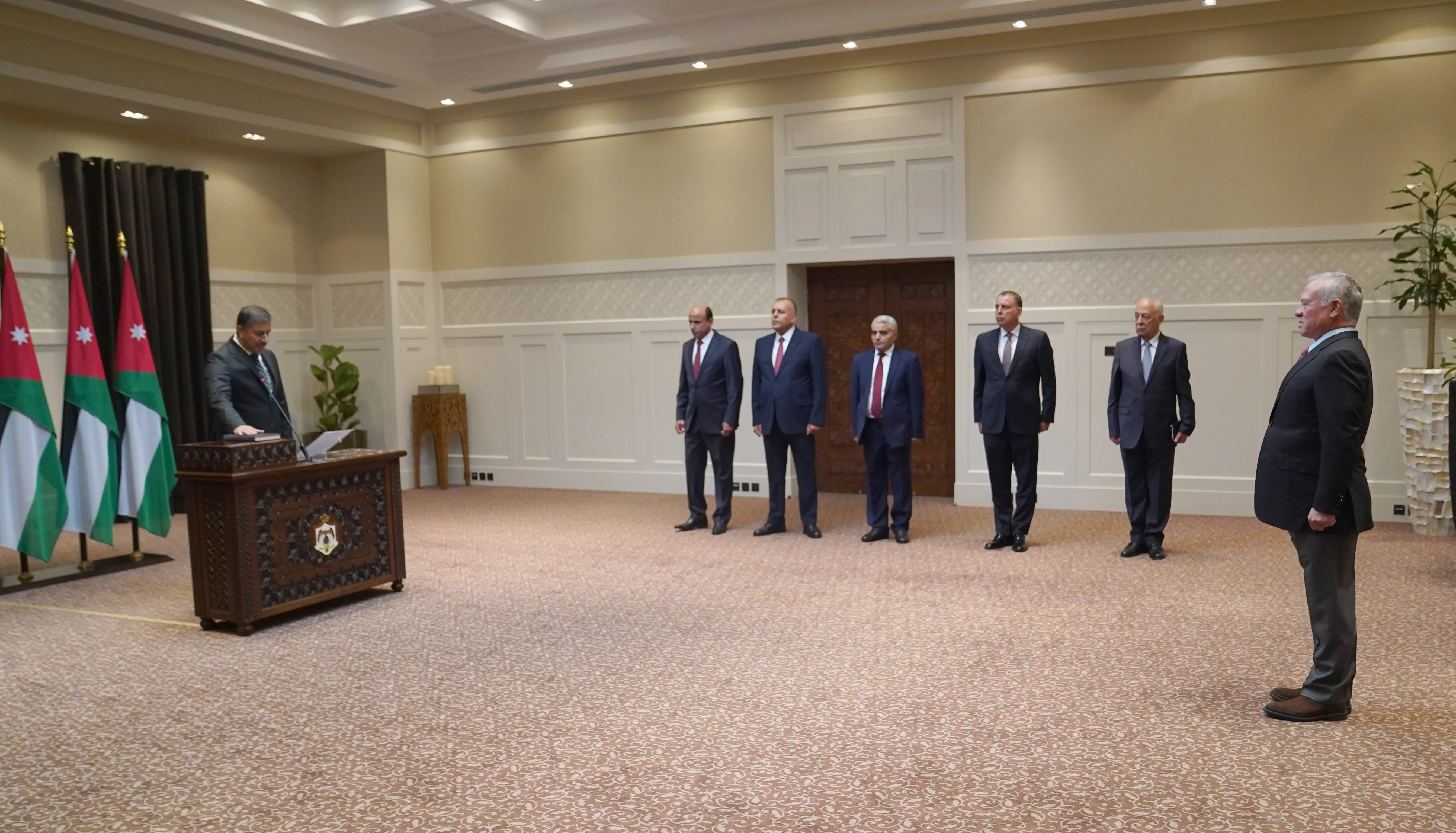 محافظون جدد يؤدون اليمين القانونية أمام الملك