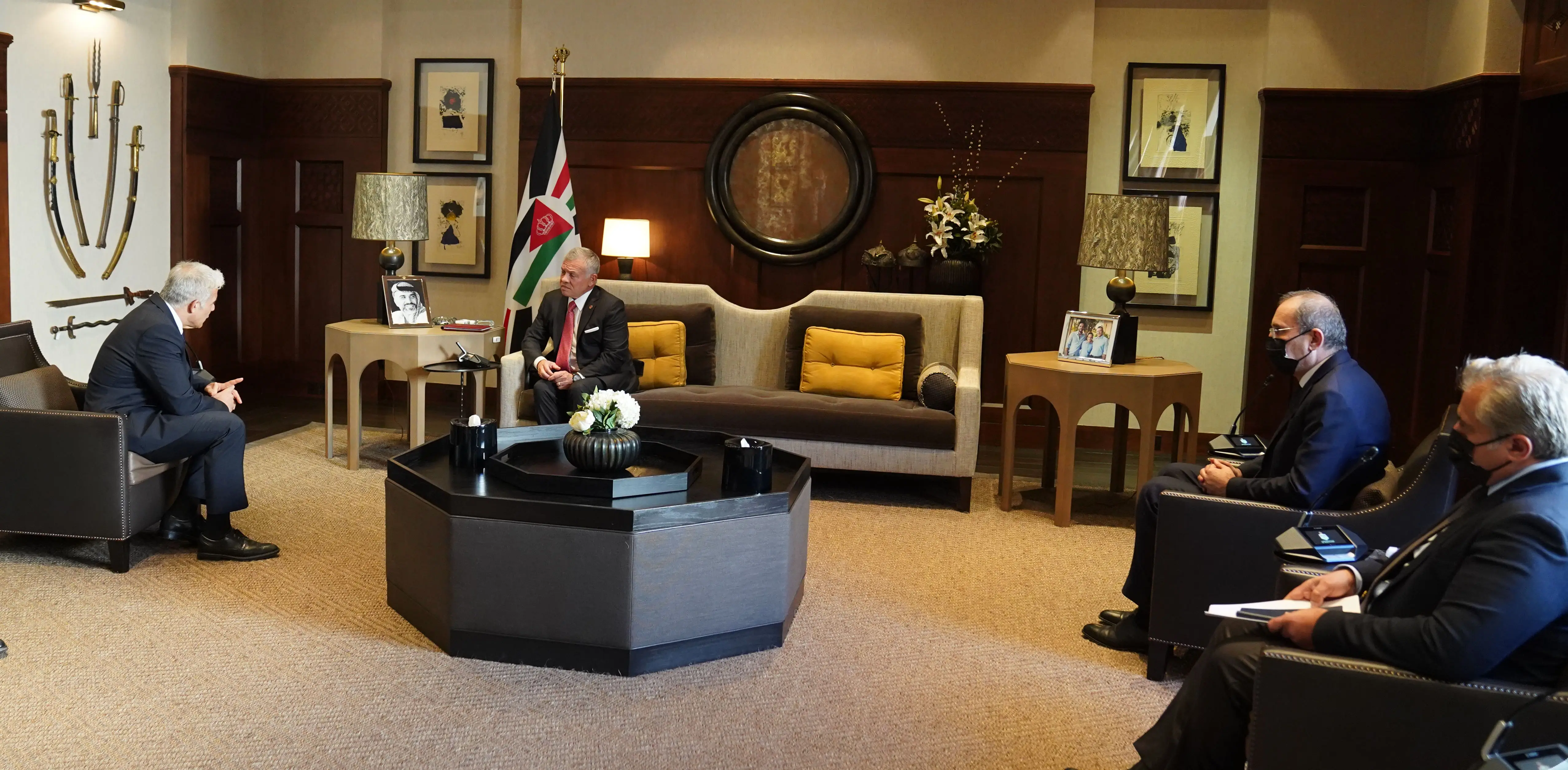 King meets Israeli FM