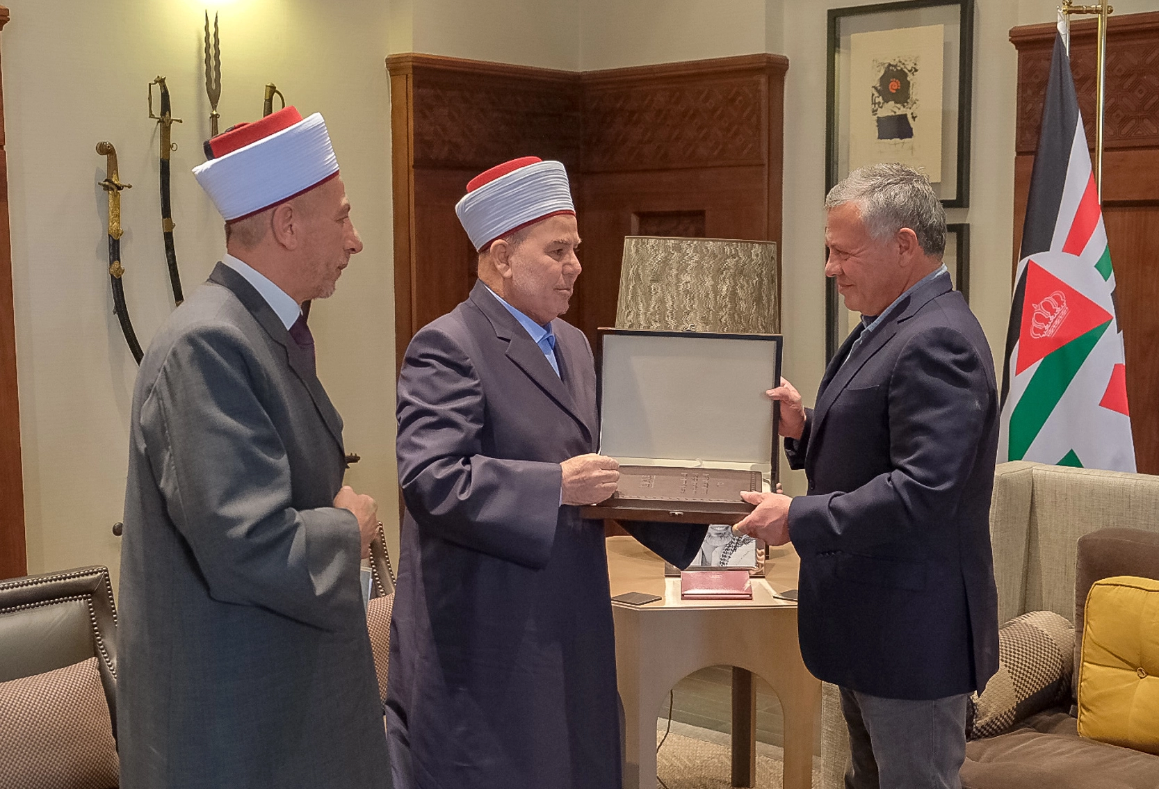 King receives annual report on Sharia Courts
