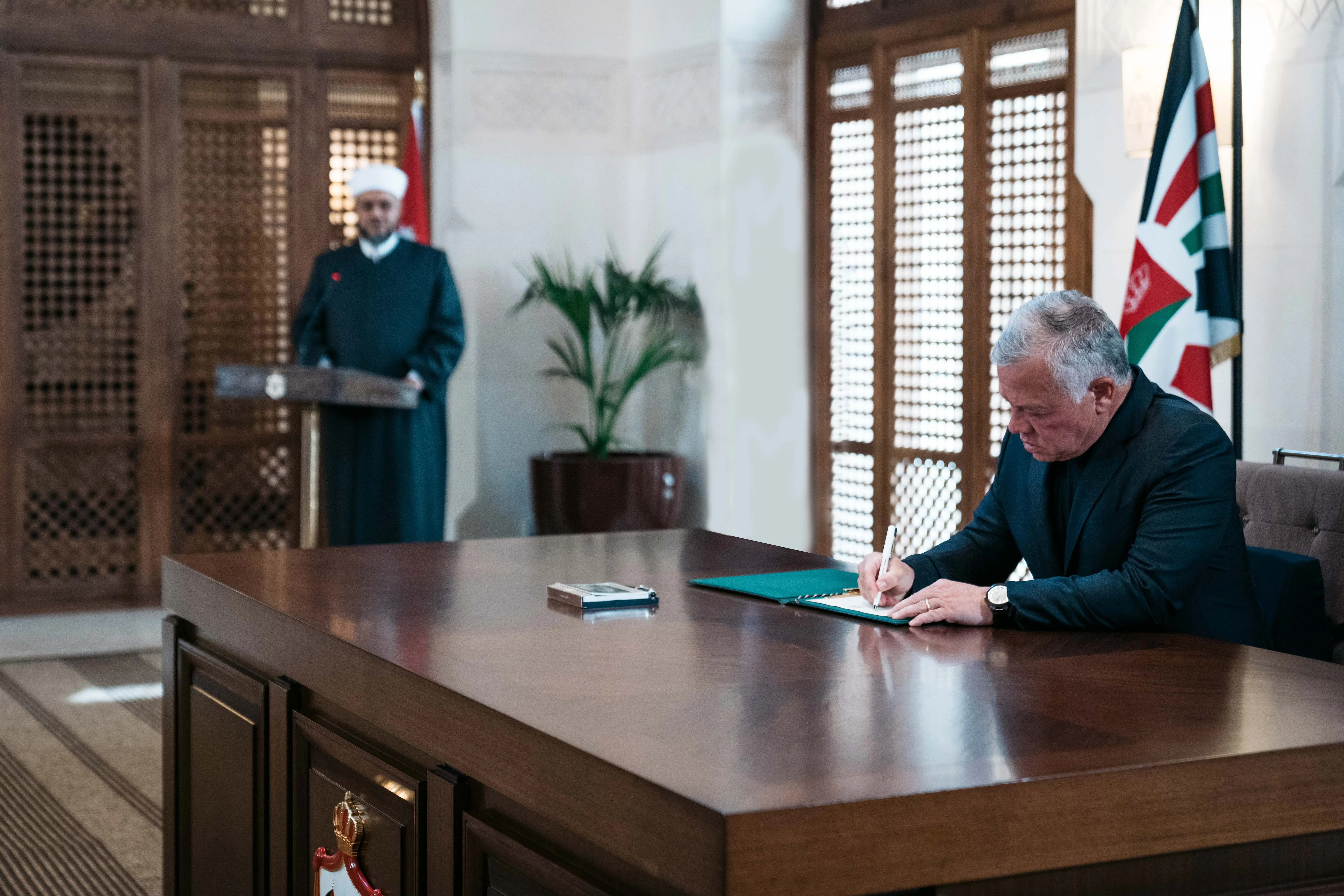 King attends launch of waqf to study Imam Al Nawawi’s work