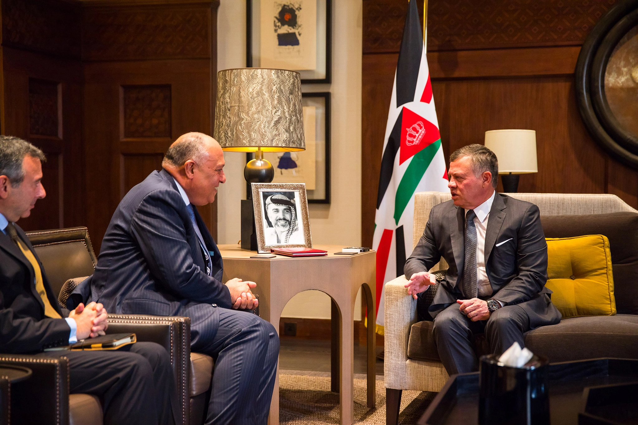 King receives Egyptian FM