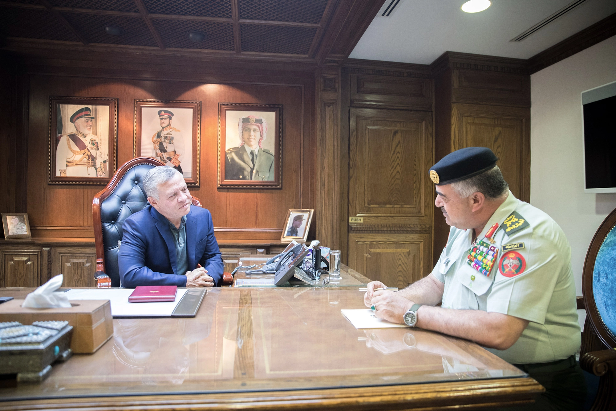 King visits army general command