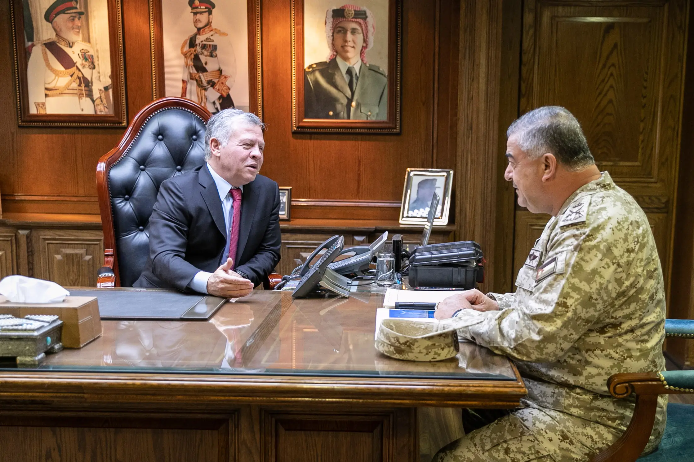 King visits army general command