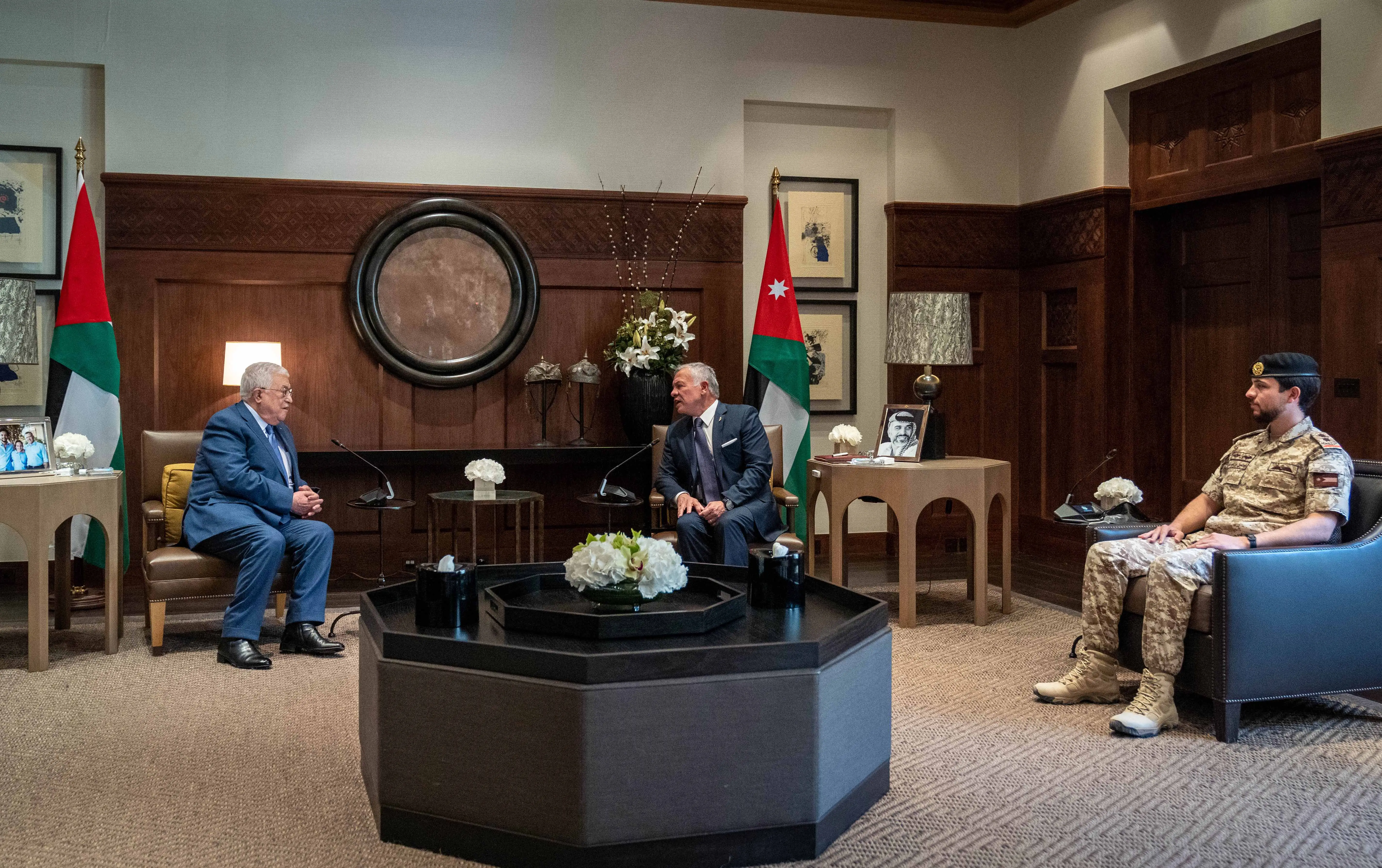 King receives Palestinian president, reaffirms Jordan’s support for Palestinian people