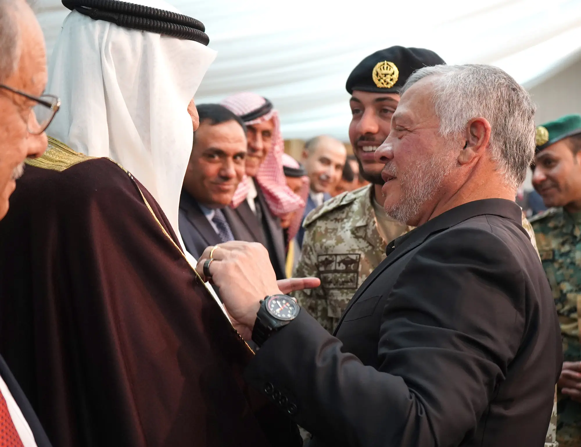 King meets representatives, leading figures from Abbad tribes as part of Basman Forum meetings