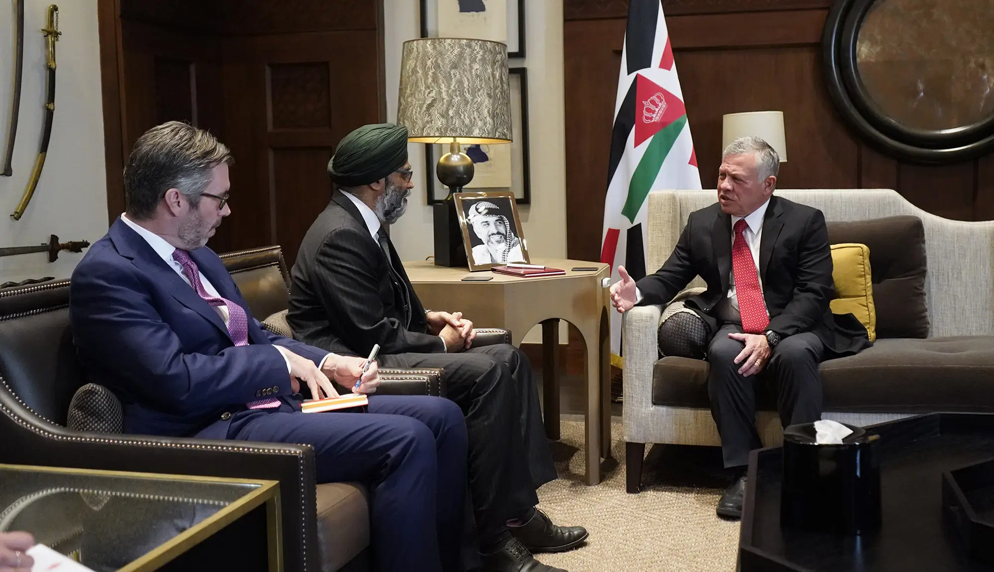 King meets Canada’s national defence minister
