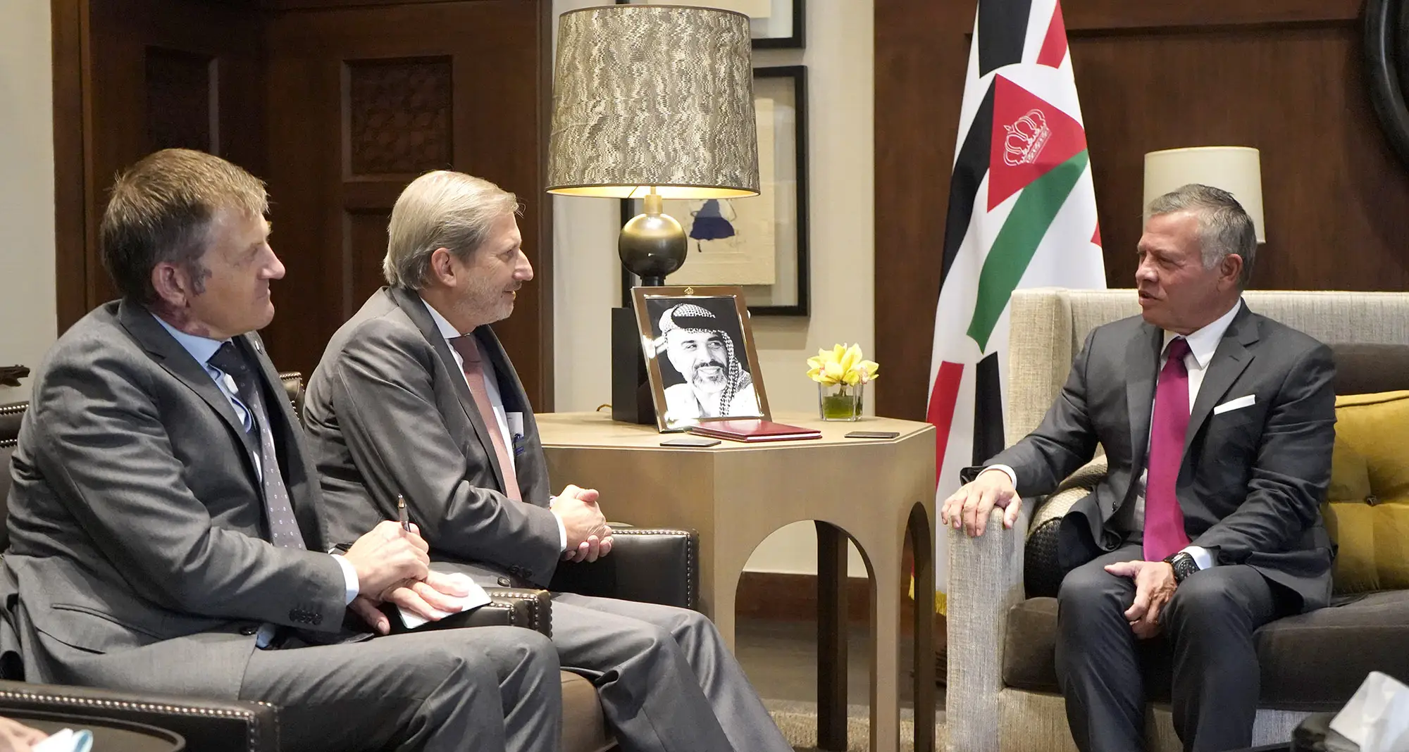 King receives commissioner for European neighbourhood policy and enlargement negotiations