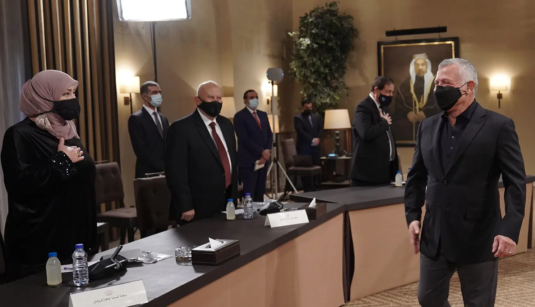 King meets figures from several governorates