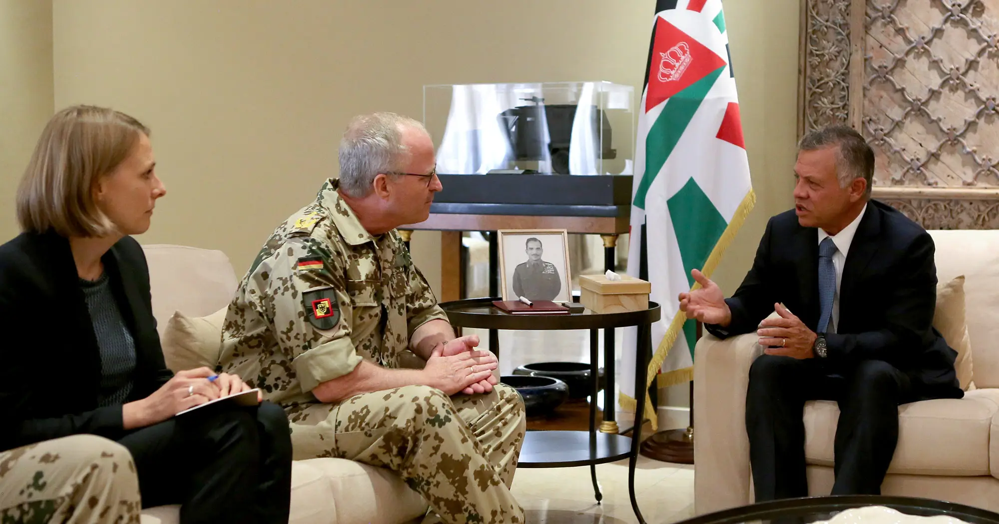 King receives German chief of defence