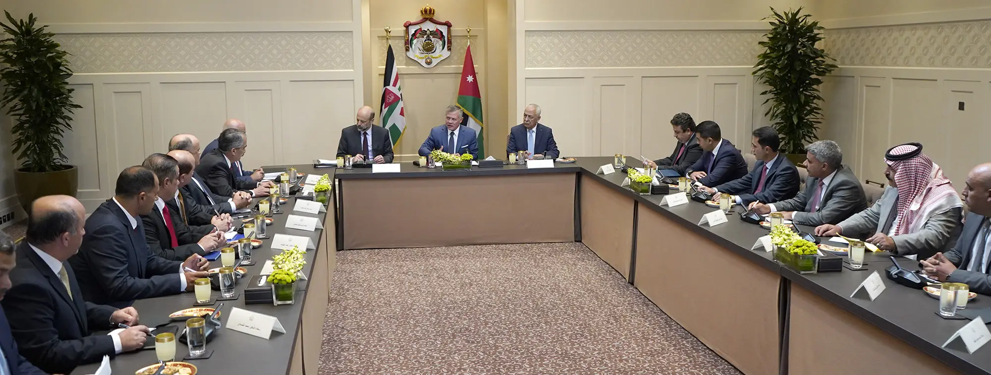 King meets heads of governorate councils